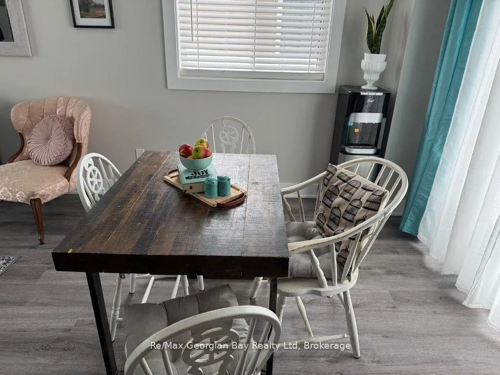 Photo 13 of 334 Rose Crescent, Midland — HOMEH