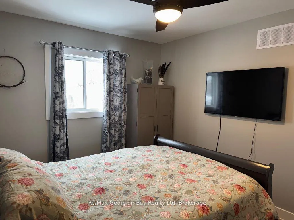 Photo 32 of 334 Rose Crescent, Midland — HOMEH