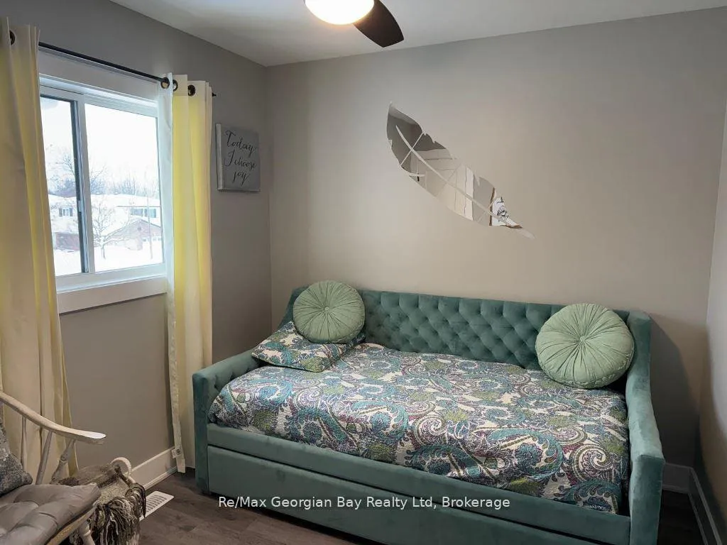 Photo 33 of 334 Rose Crescent, Midland — HOMEH