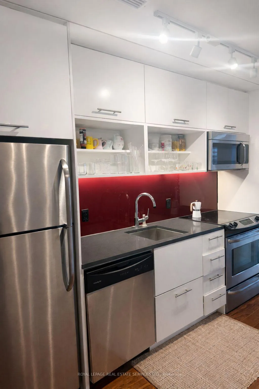 Photo 5 of Unit 909, 51 Trolley Crescent, Toronto, Moss Park — HOMEH