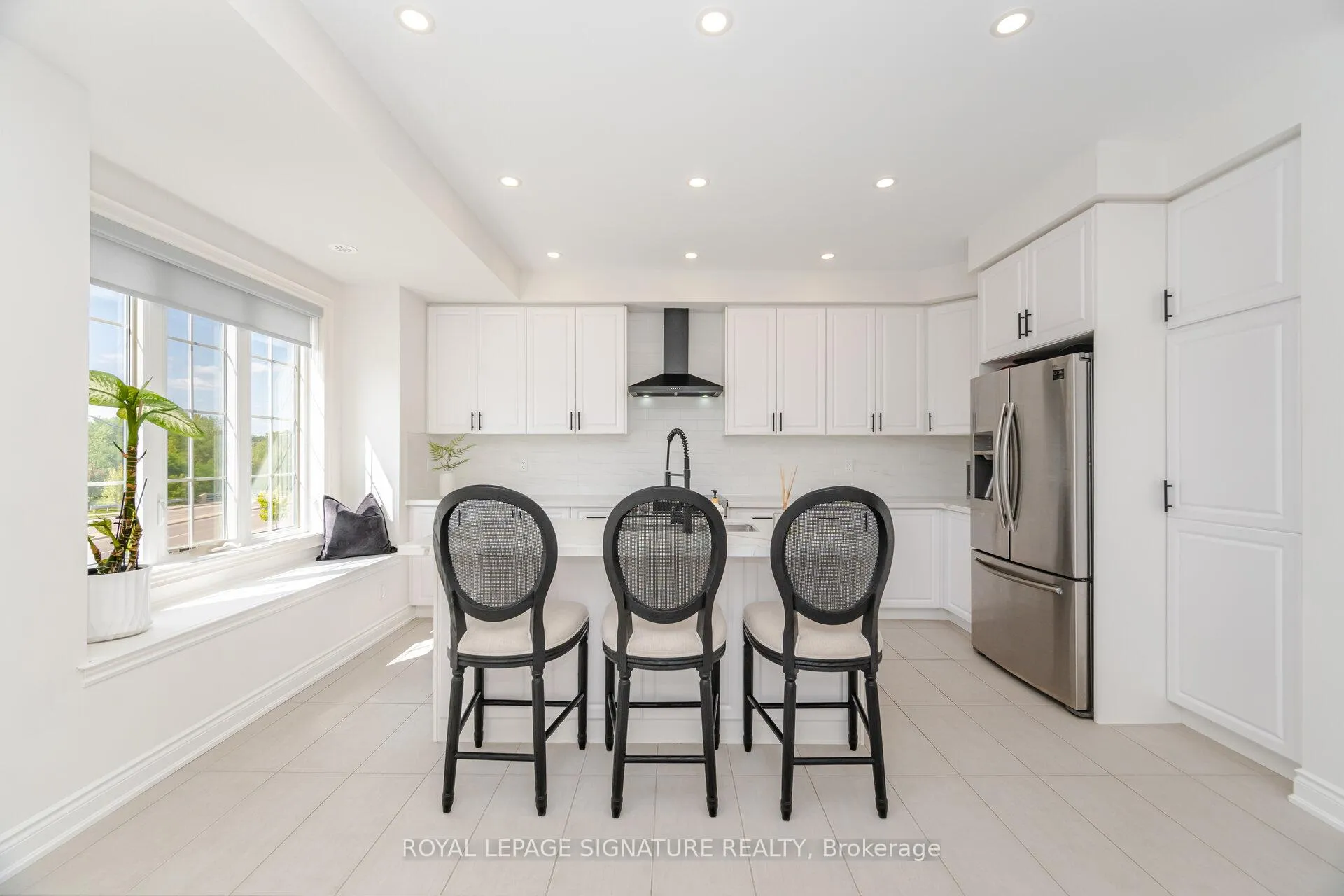 Photo 2 of 99 Burke Street, Hamilton, Waterdown — HOMEH