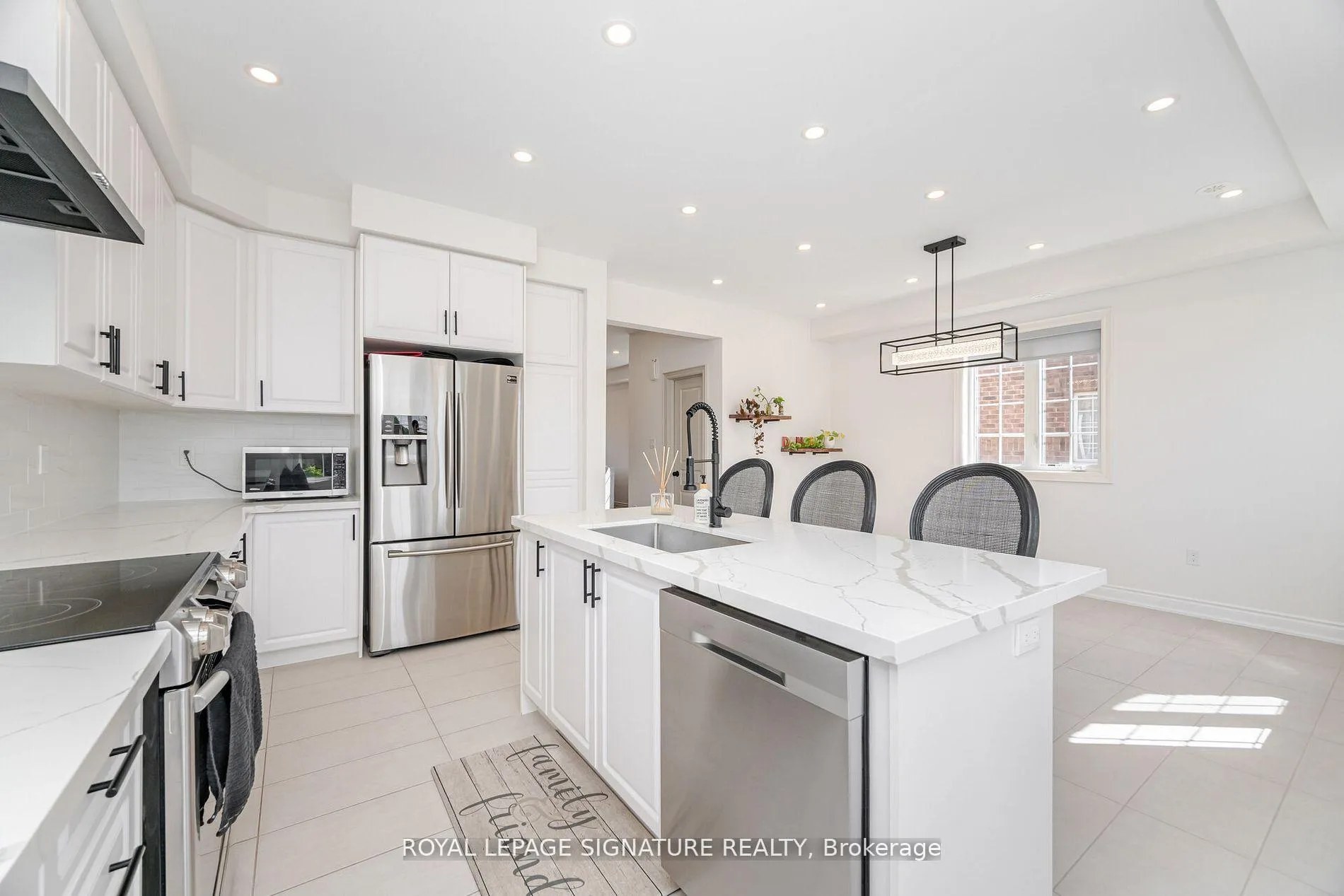 Photo 4 of 99 Burke Street, Hamilton, Waterdown — HOMEH
