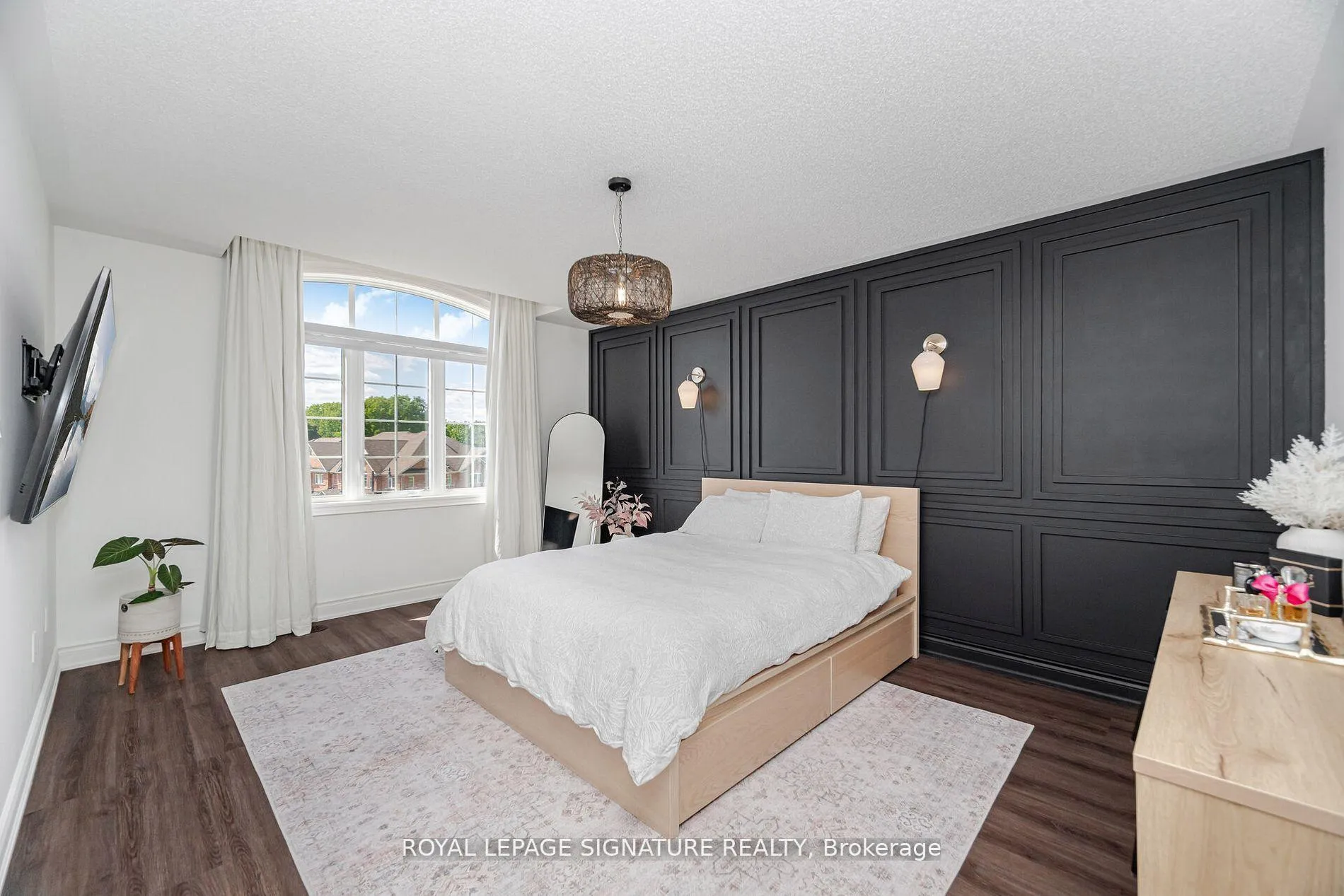 Photo 12 of 99 Burke Street, Hamilton, Waterdown — HOMEH
