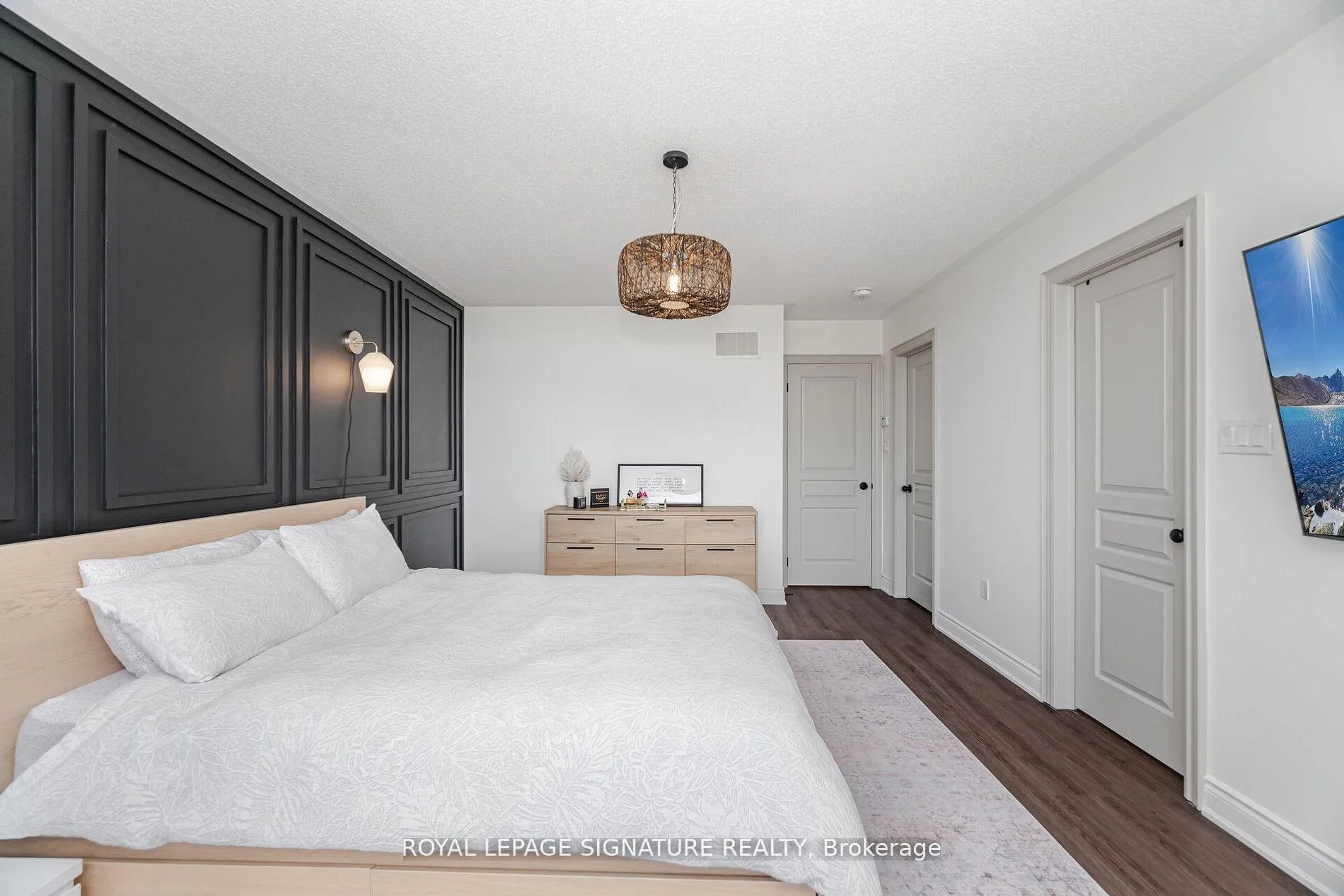 Photo 13 of 99 Burke Street, Hamilton, Waterdown — HOMEH