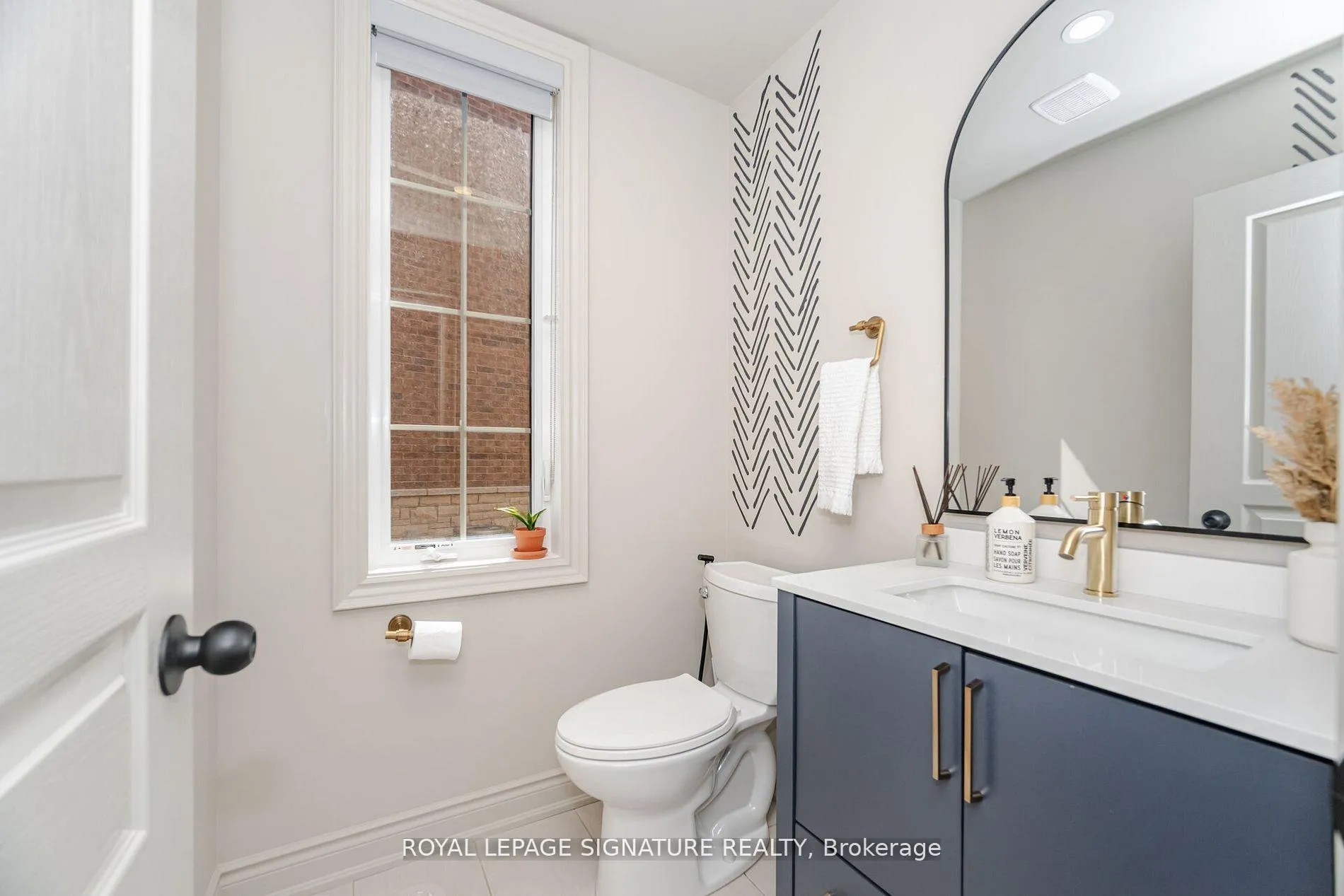 Photo 23 of 99 Burke Street, Hamilton, Waterdown — HOMEH