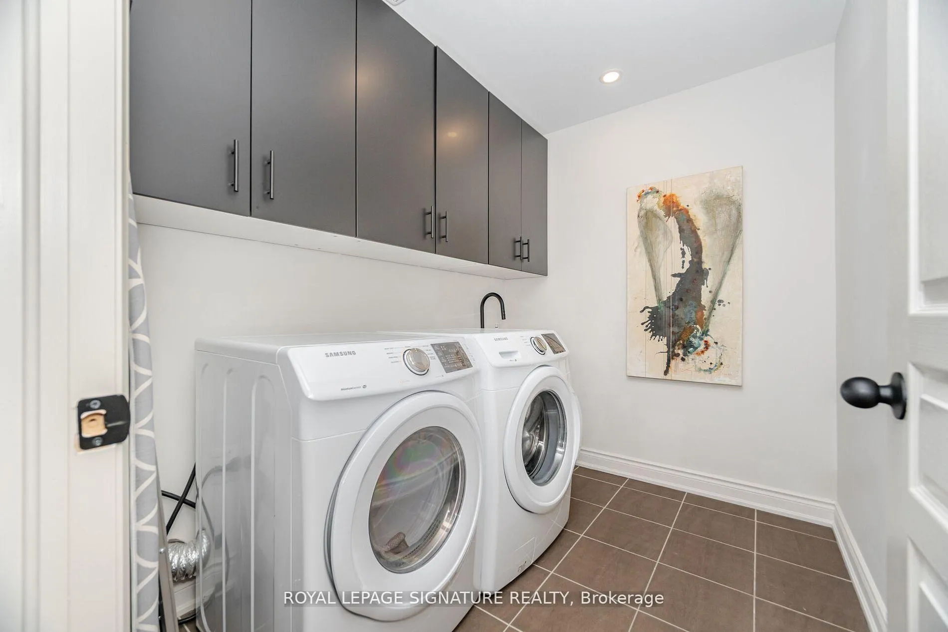 Photo 25 of 99 Burke Street, Hamilton, Waterdown — HOMEH