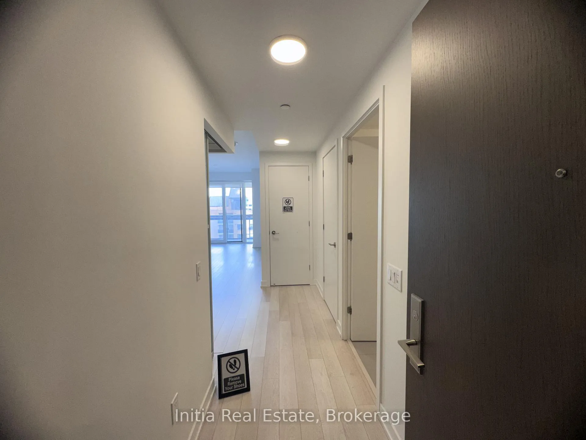 Photo 4 of Unit 802, 39 Roehampton Avenue, Toronto, Mount Pleasant West — HOMEH