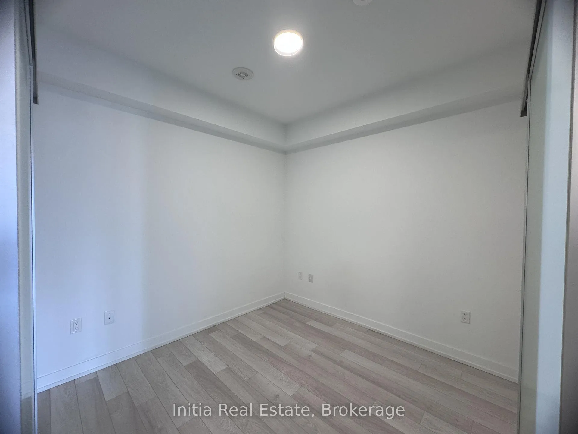Photo 6 of Unit 802, 39 Roehampton Avenue, Toronto, Mount Pleasant West — HOMEH