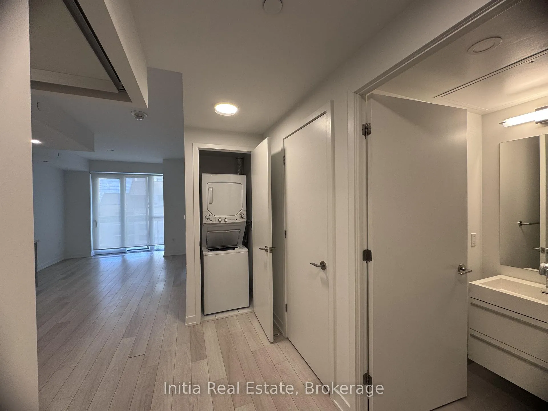 Photo 12 of Unit 802, 39 Roehampton Avenue, Toronto, Mount Pleasant West — HOMEH