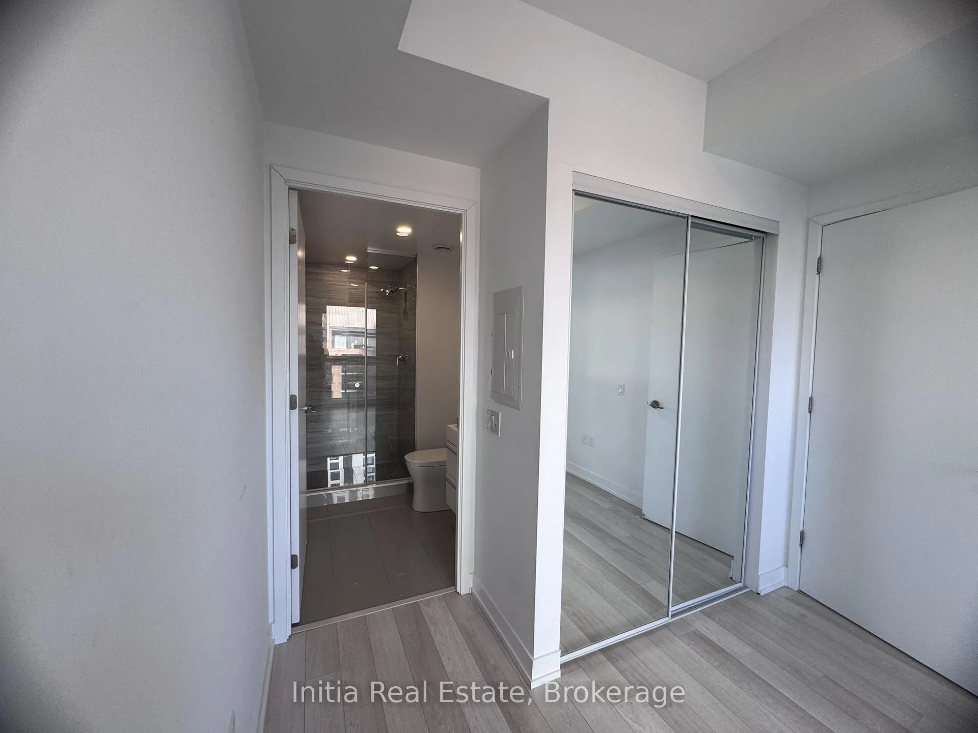 Photo 19 of Unit 802, 39 Roehampton Avenue, Toronto, Mount Pleasant West — HOMEH