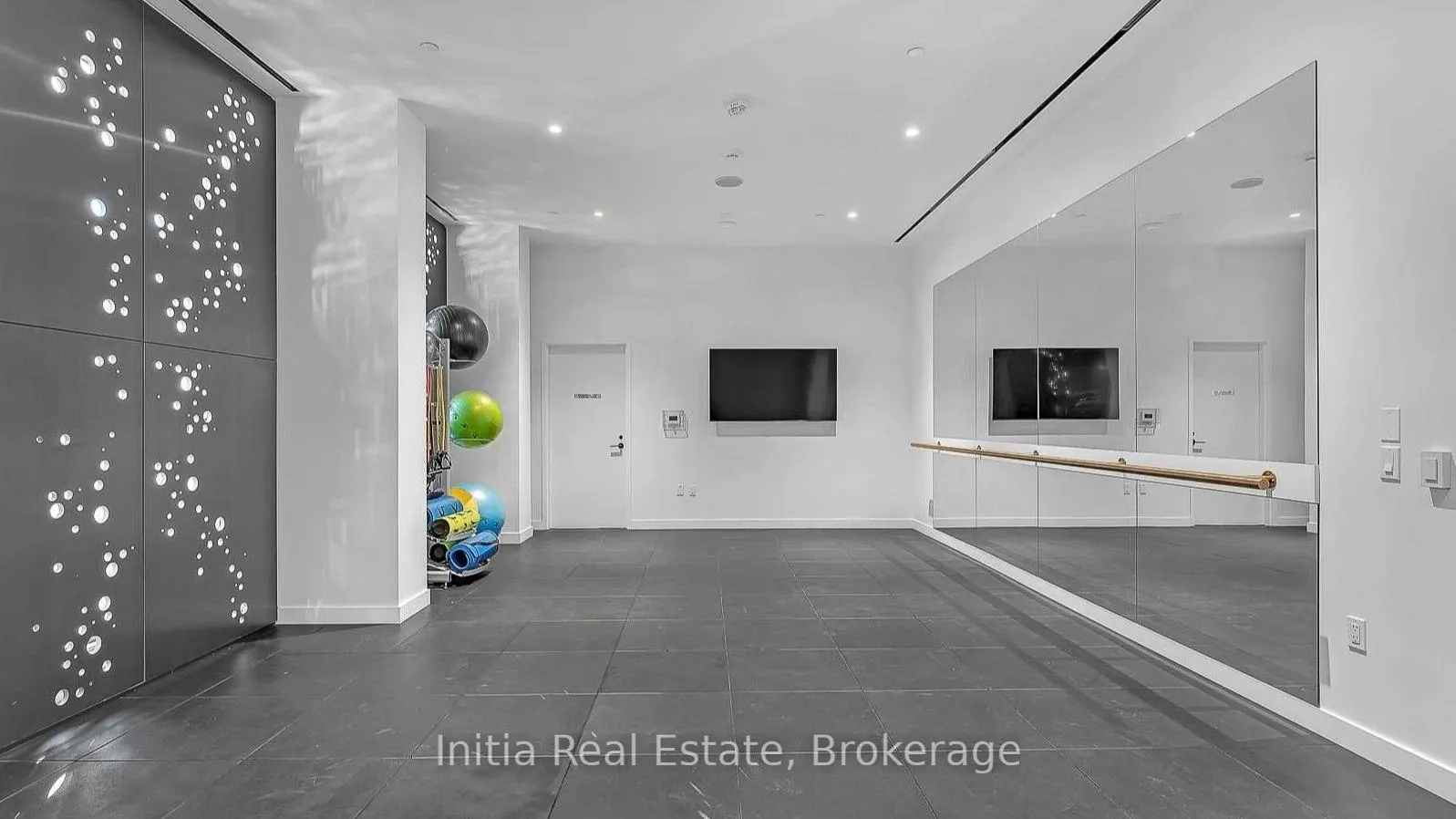 Photo 26 of Unit 802, 39 Roehampton Avenue, Toronto, Mount Pleasant West — HOMEH