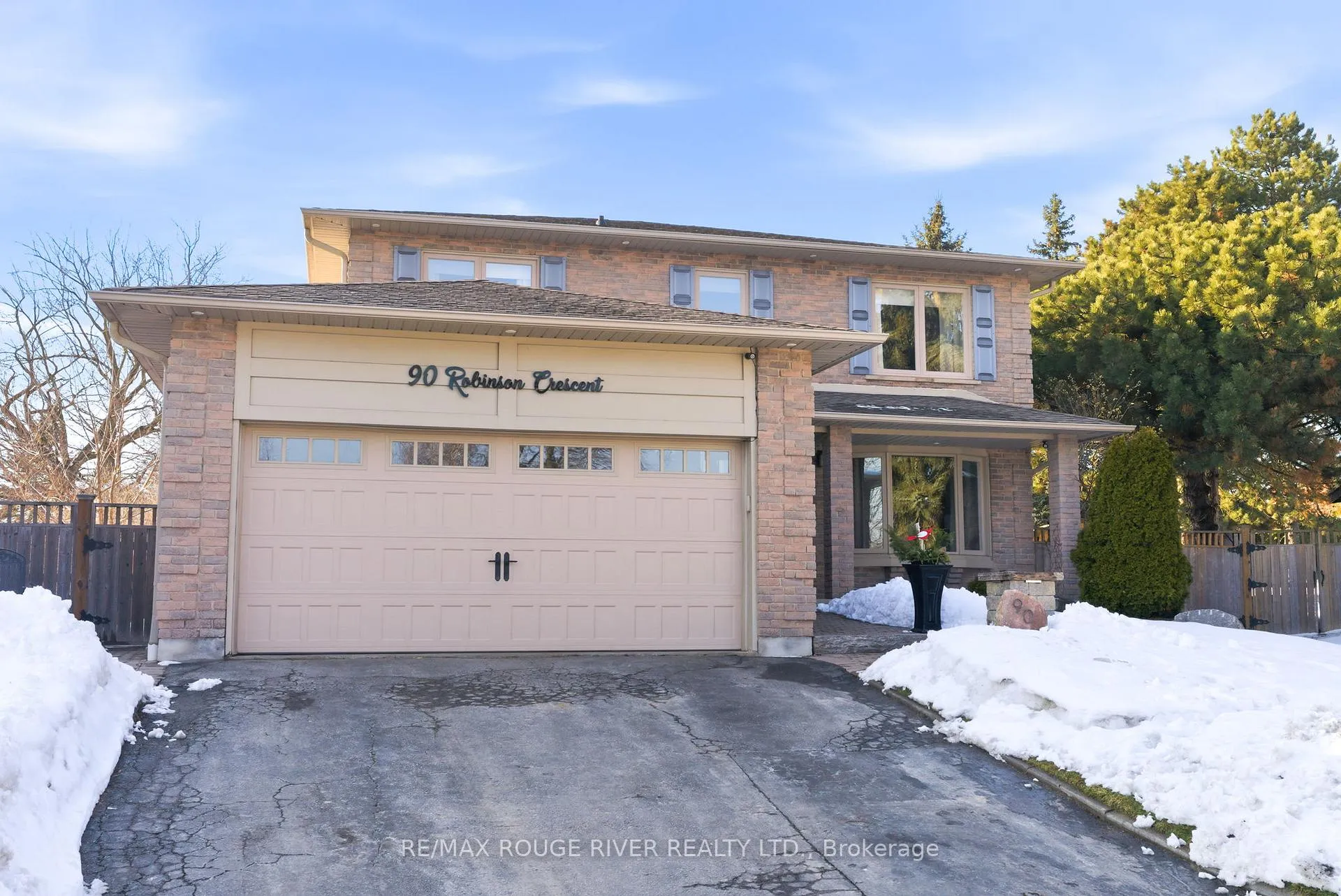 Photo 1 of 90 Robinson Crescent, Whitby, Pringle Creek — HOMEH