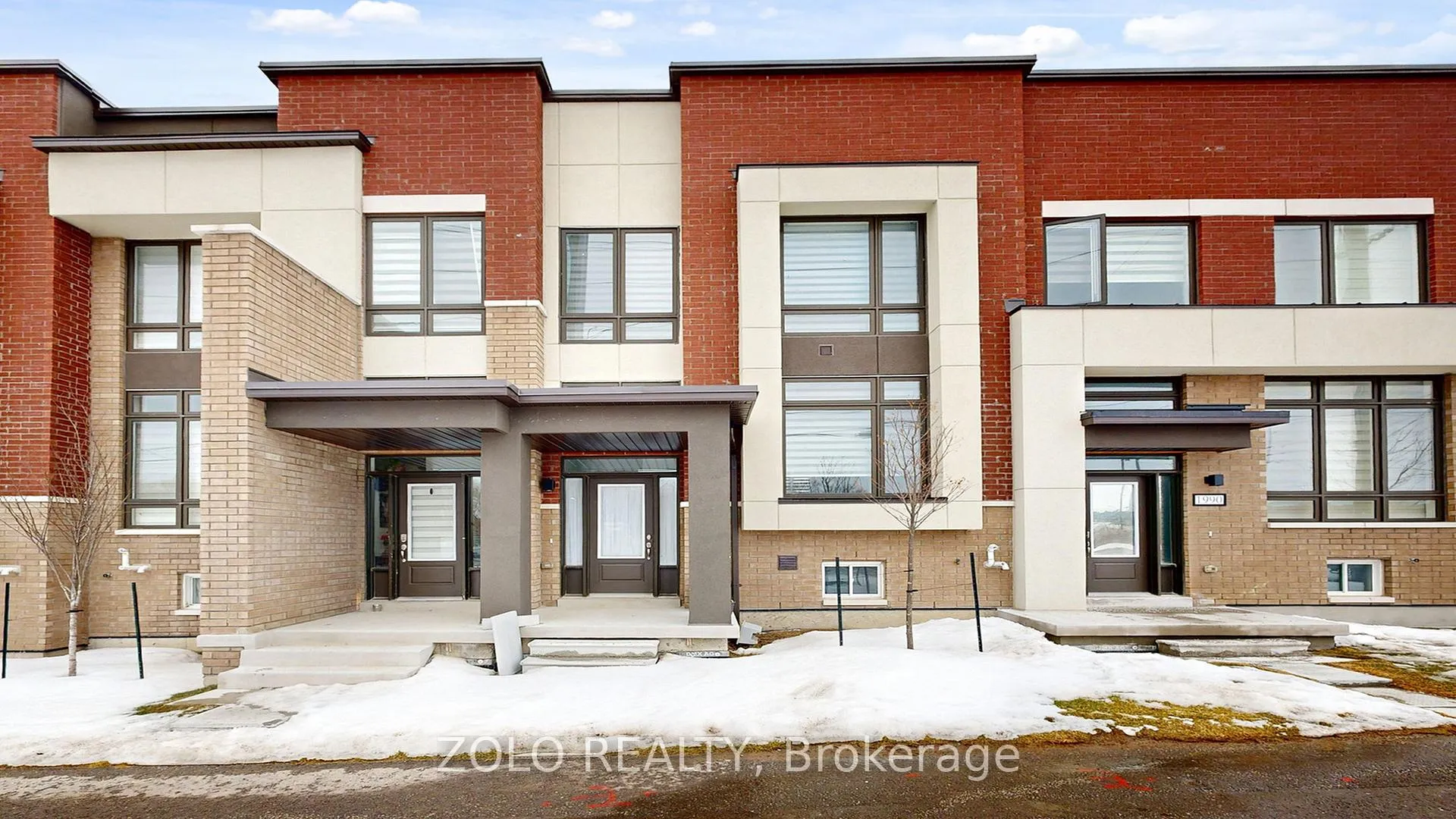 Photo 1 of 1988 Wilson Road N, Oshawa, Samac — HOMEH