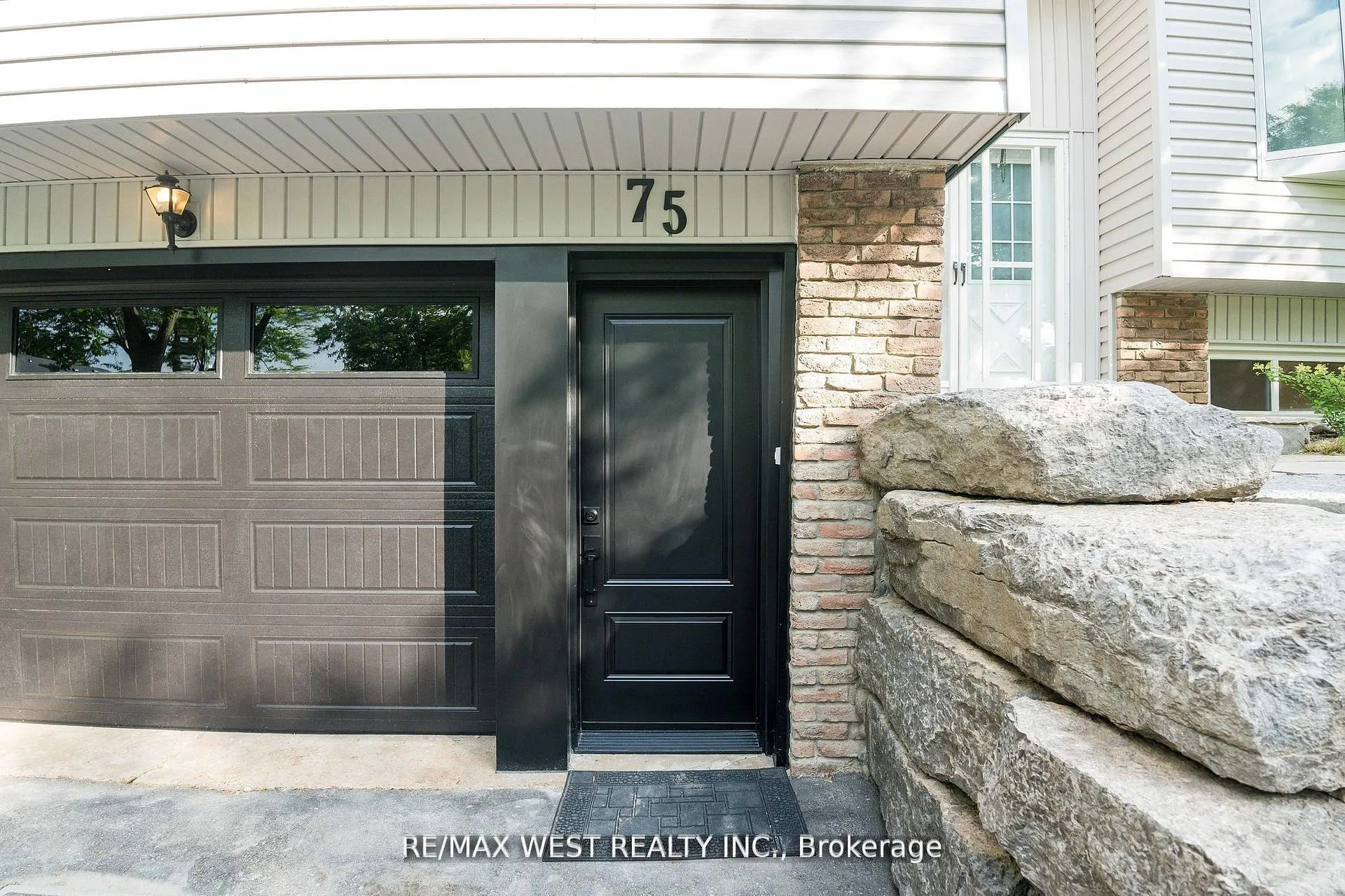 Photo 1 of Unit Lower, 75 Wright Crescent, Caledon, Bolton North — HOMEH
