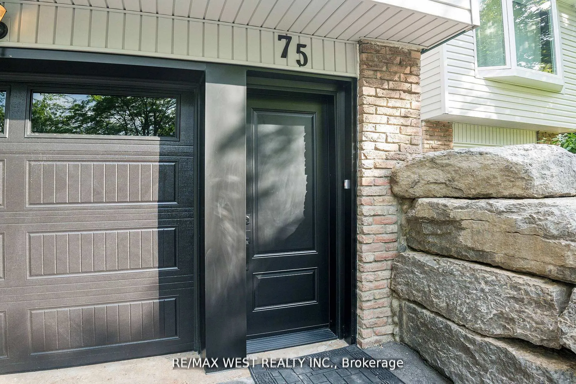 Photo 2 of Unit Lower, 75 Wright Crescent, Caledon, Bolton North — HOMEH
