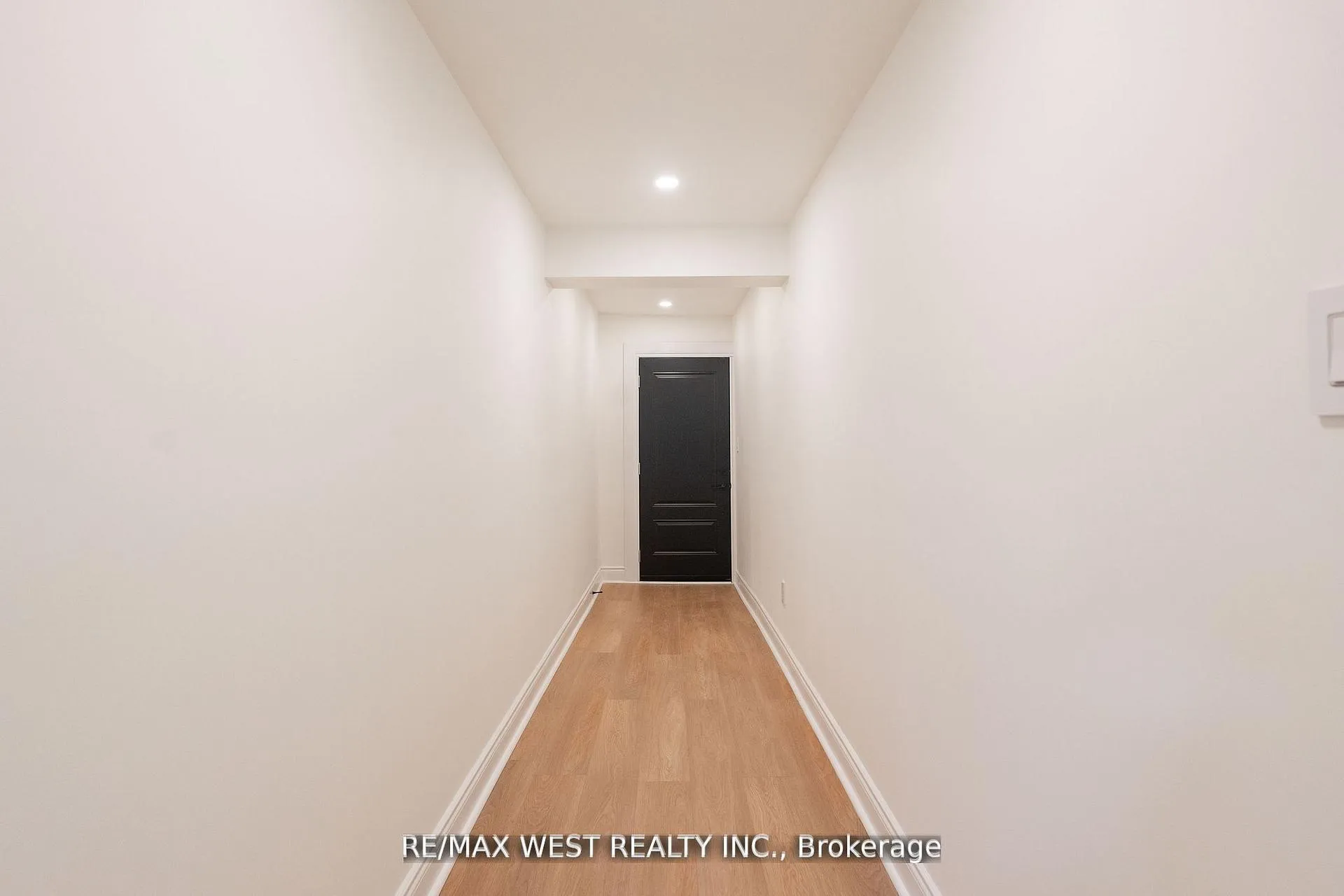 Photo 3 of Unit Lower, 75 Wright Crescent, Caledon, Bolton North — HOMEH