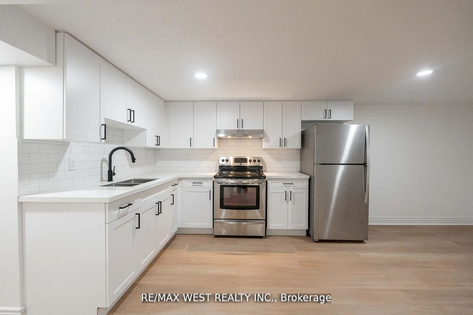 Photo 6 of Unit Lower, 75 Wright Crescent, Caledon, Bolton North — HOMEH