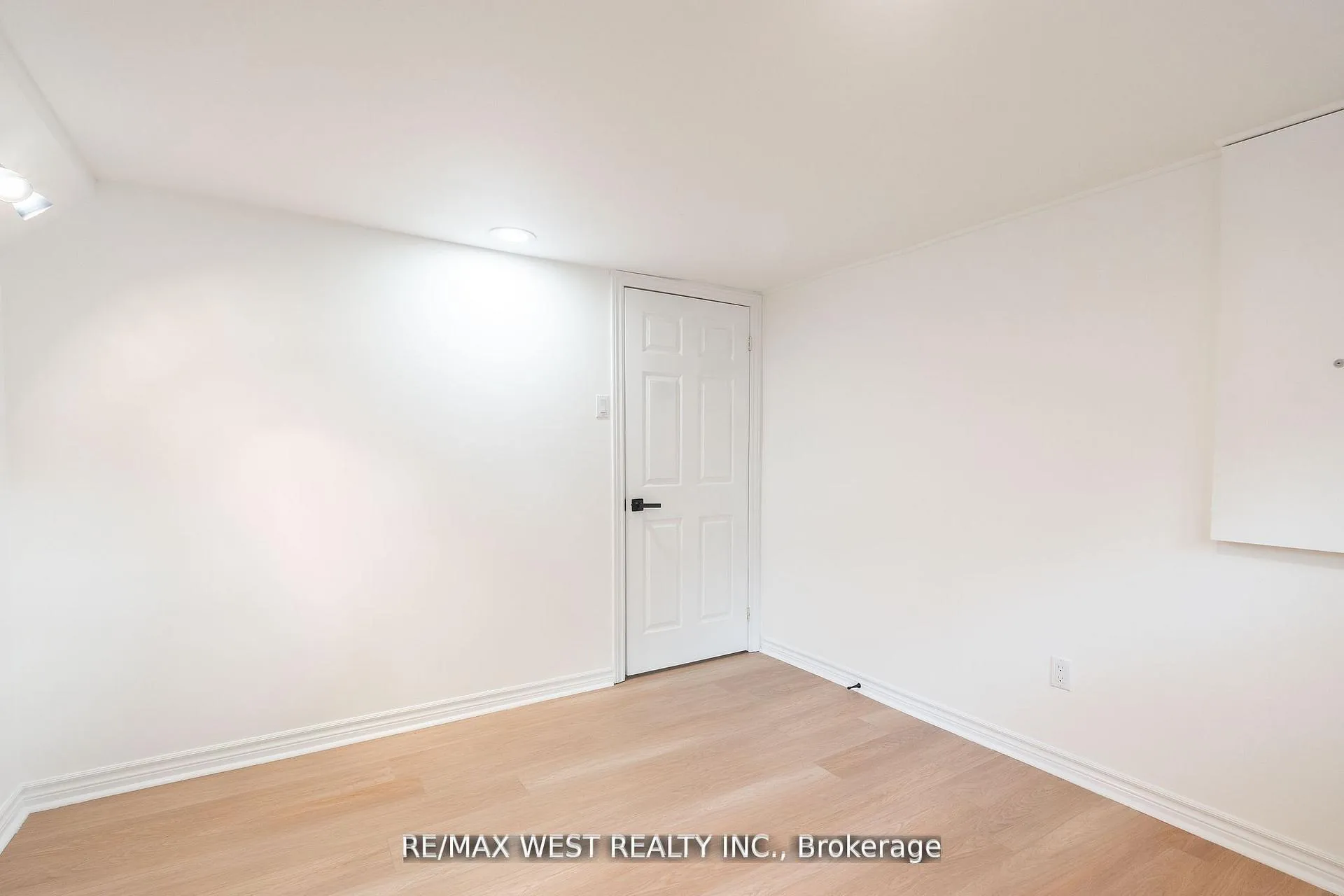 Photo 19 of Unit Lower, 75 Wright Crescent, Caledon, Bolton North — HOMEH