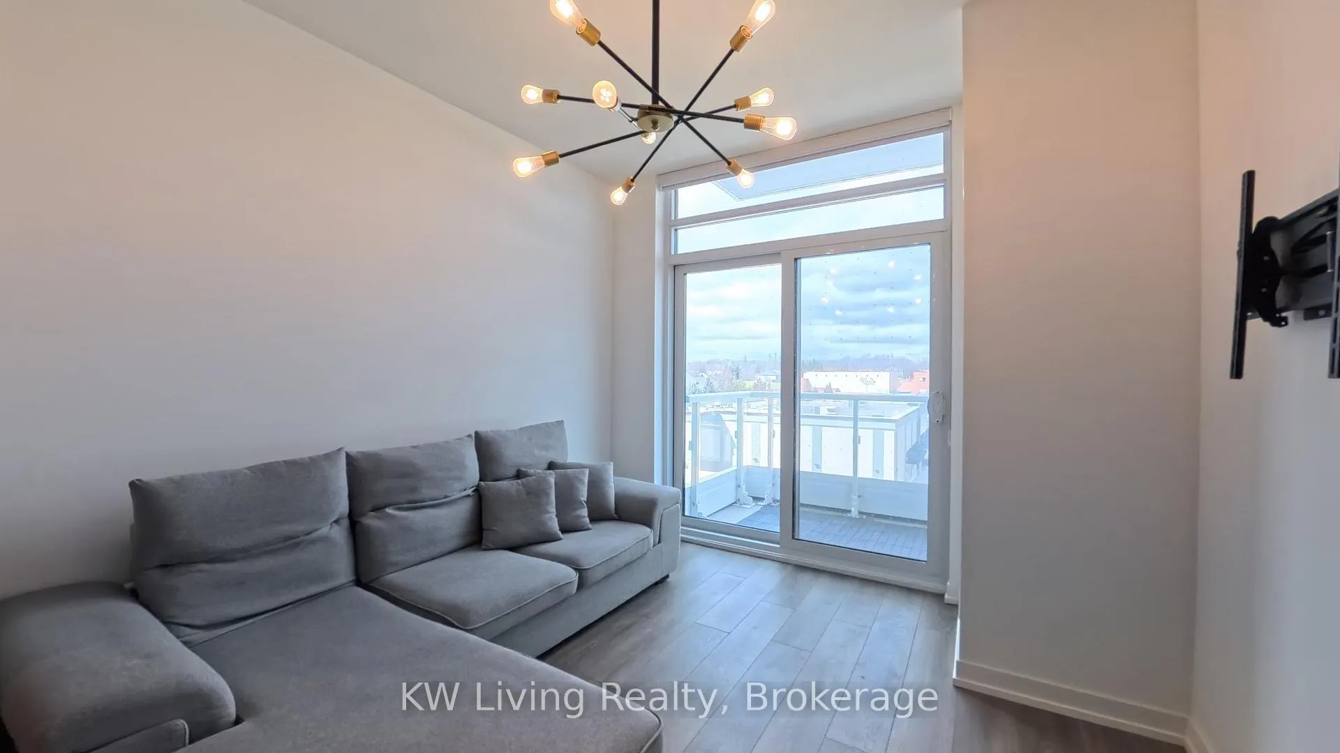 Photo 5 of Unit 418, 8 Beverly Glen Boulevard, Vaughan, Beverley Glen — HOMEH