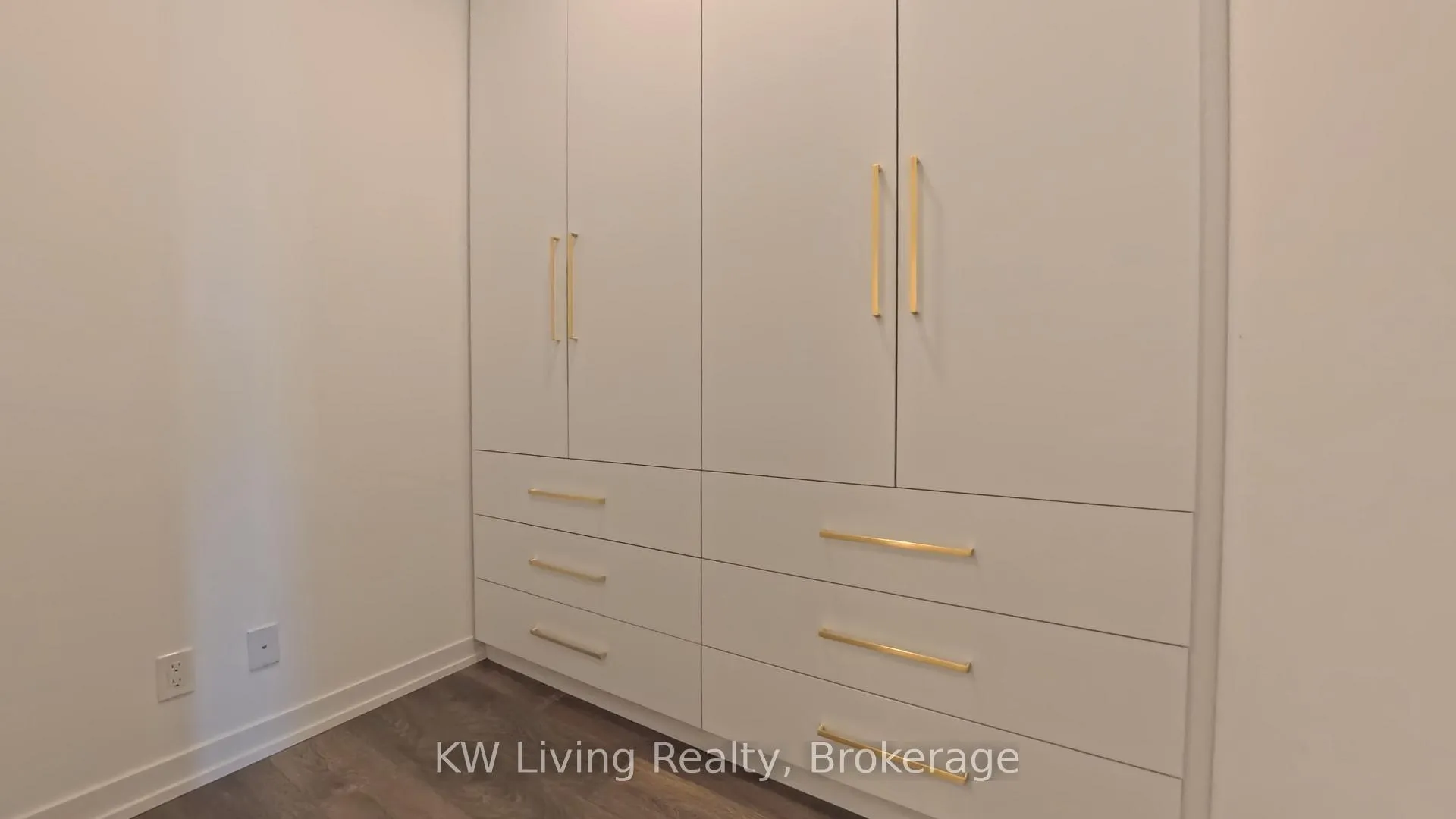 Photo 10 of Unit 418, 8 Beverly Glen Boulevard, Vaughan, Beverley Glen — HOMEH