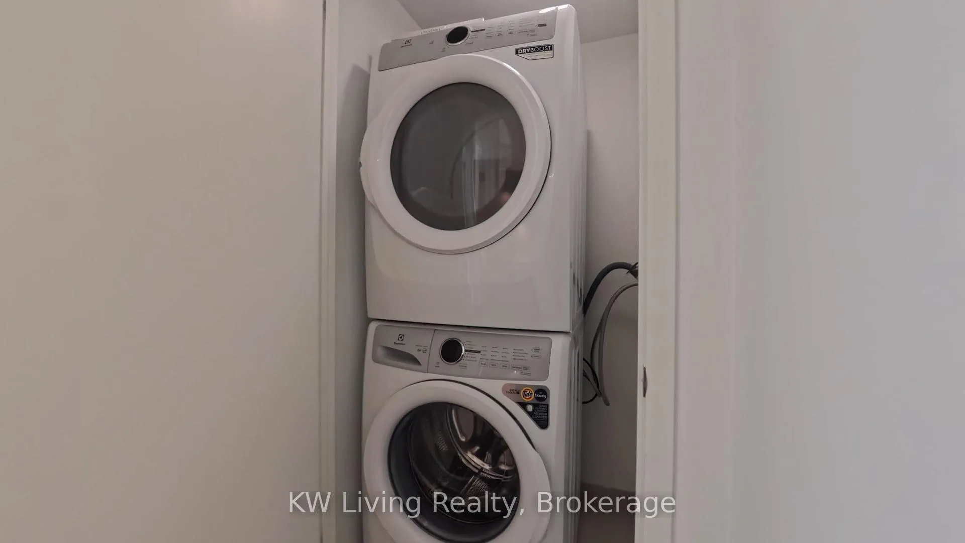 Photo 11 of Unit 418, 8 Beverly Glen Boulevard, Vaughan, Beverley Glen — HOMEH
