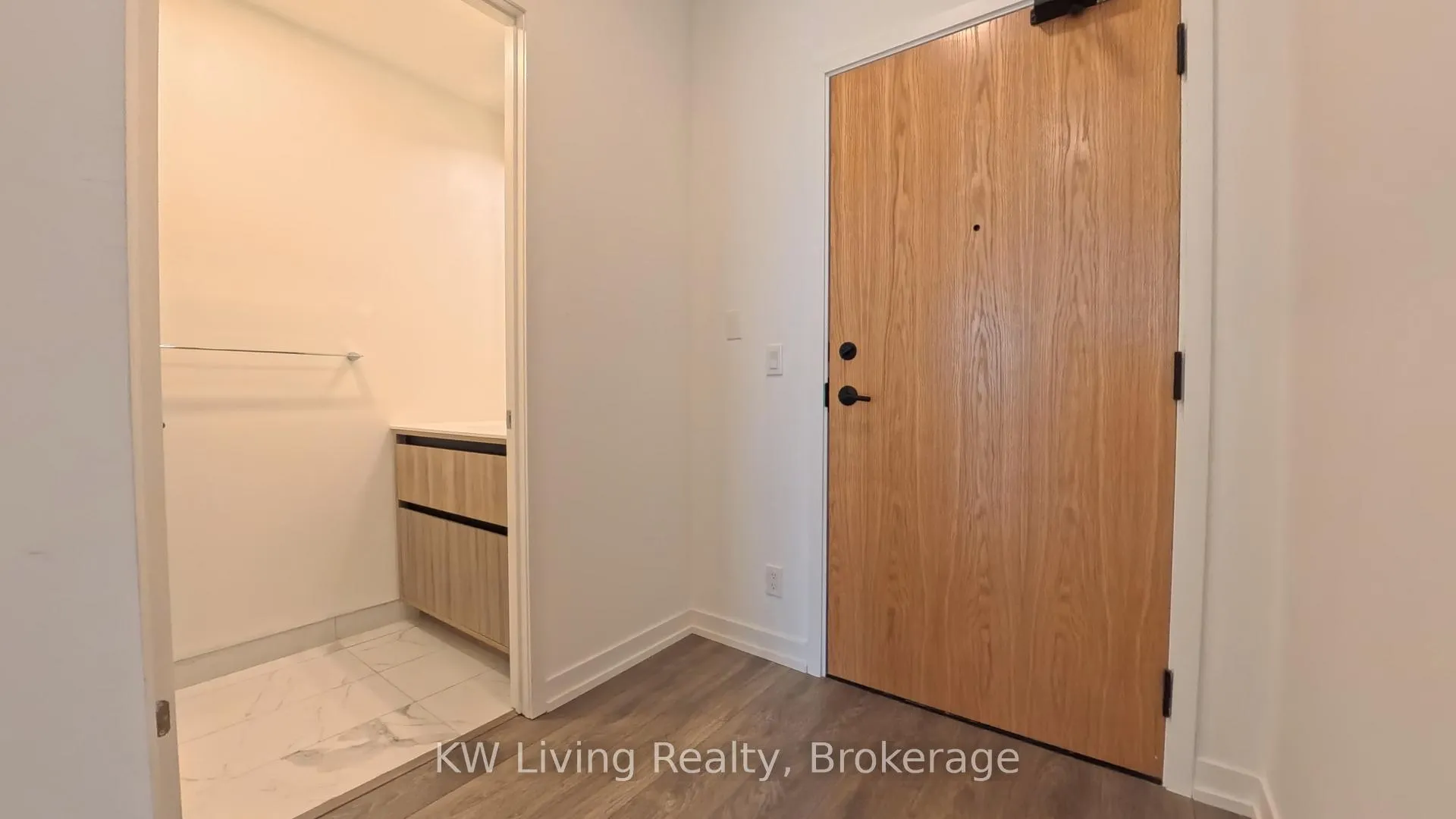 Photo 12 of Unit 418, 8 Beverly Glen Boulevard, Vaughan, Beverley Glen — HOMEH