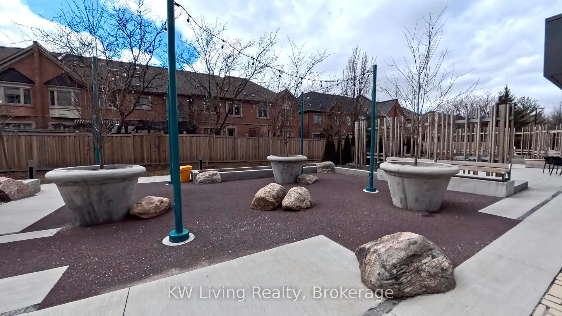 Photo 15 of Unit 418, 8 Beverly Glen Boulevard, Vaughan, Beverley Glen — HOMEH