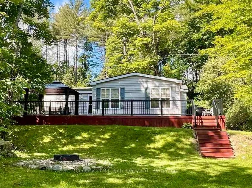 Photo of 439 Springwater Crescent