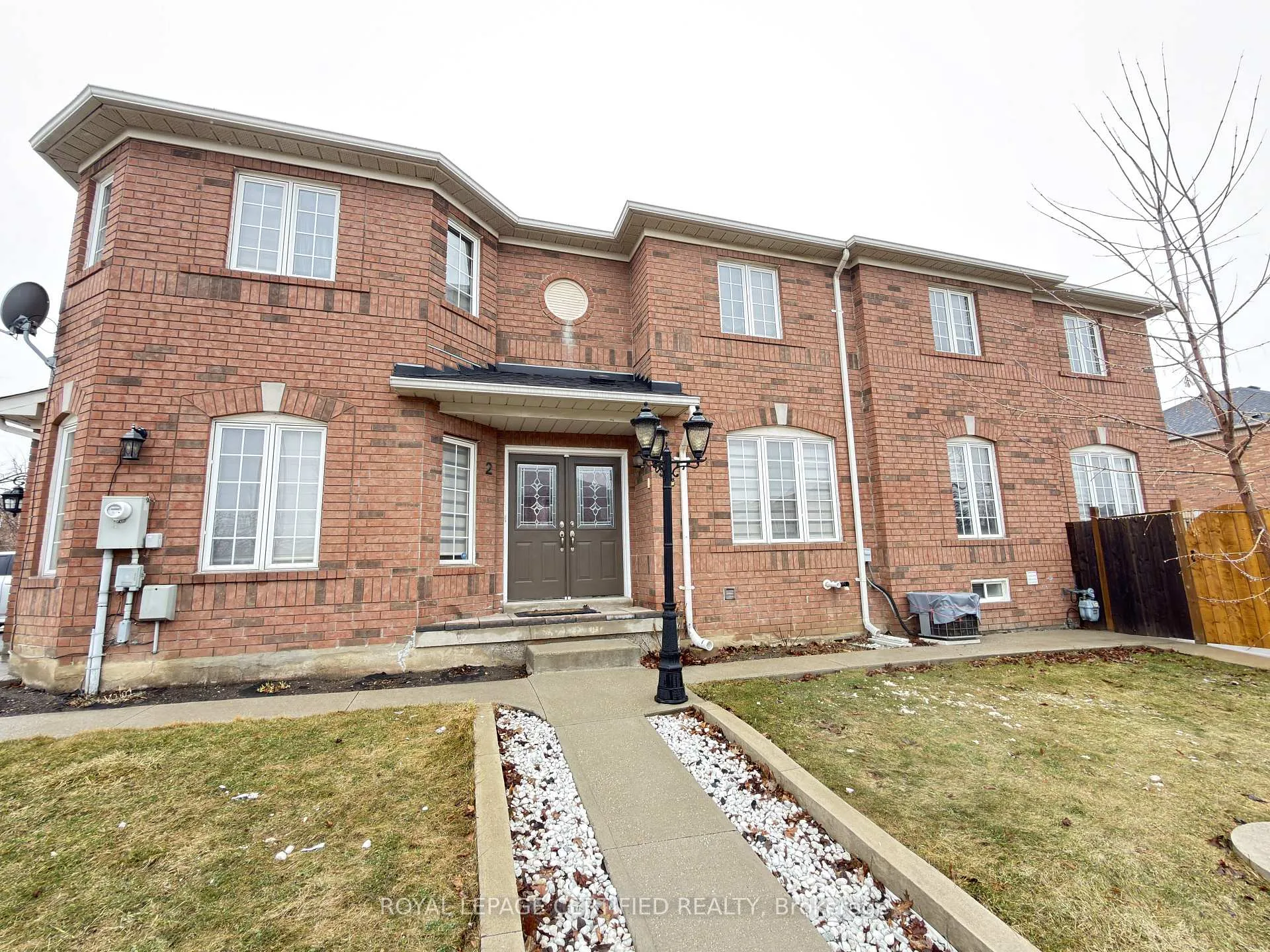 Photo 3 of 2 Lake Louise Drive, Brampton, Fletcher's Meadow — HOMEH