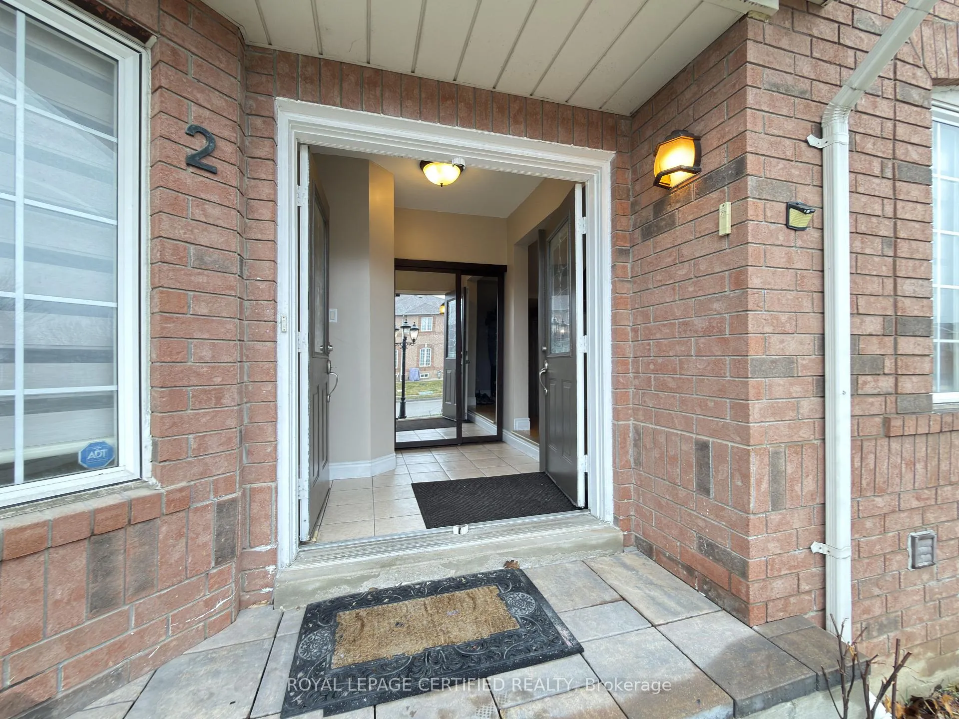 Photo 4 of 2 Lake Louise Drive, Brampton, Fletcher's Meadow — HOMEH