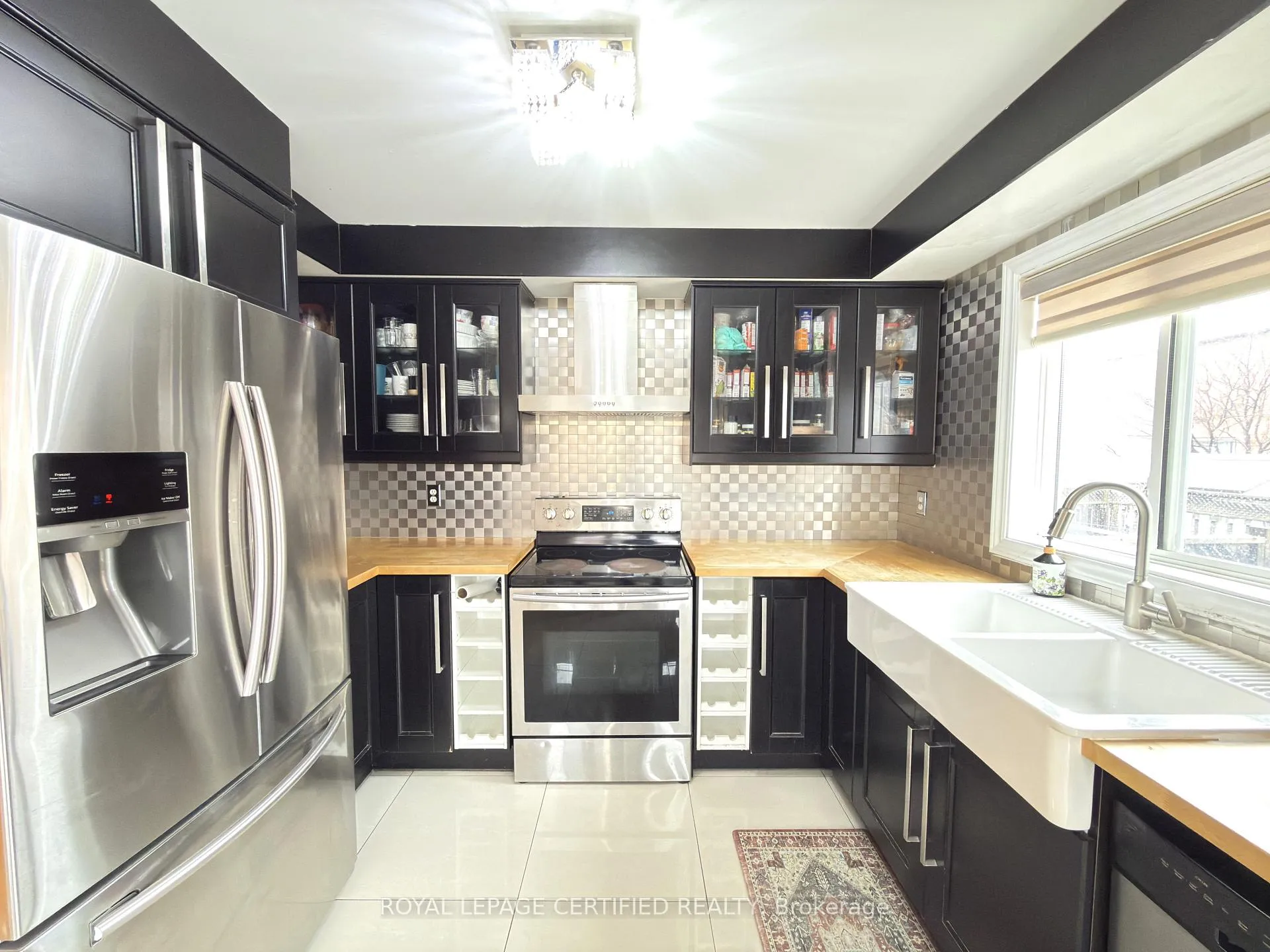 Photo 14 of 2 Lake Louise Drive, Brampton, Fletcher's Meadow — HOMEH