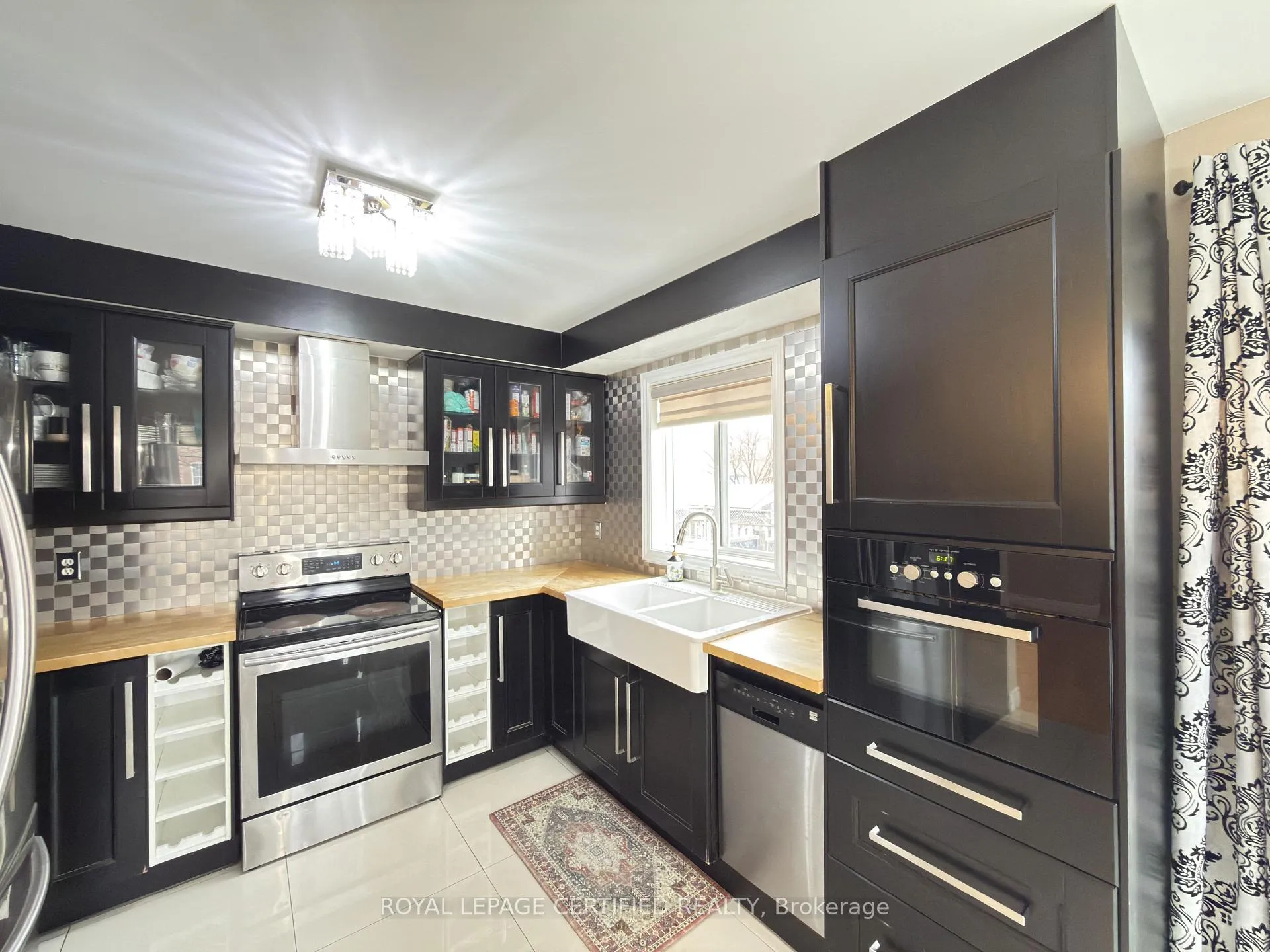 Photo 16 of 2 Lake Louise Drive, Brampton, Fletcher's Meadow — HOMEH
