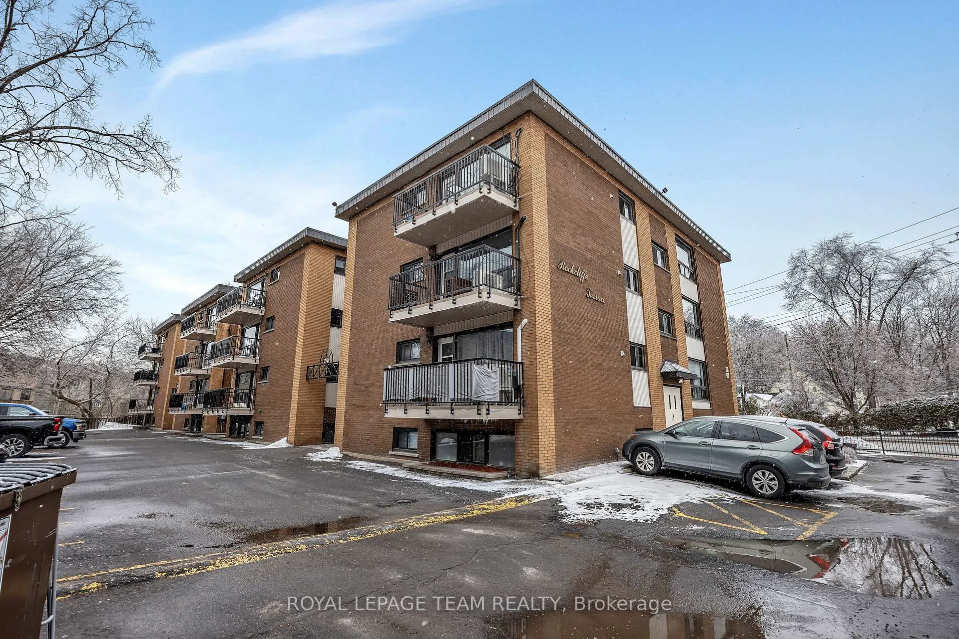 Front of Unit 6, 270 Beechwood Avenue