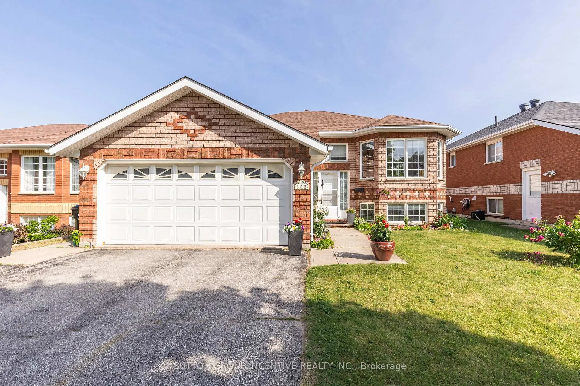 Photo 2 of 635 Wayne Crescent, Midland — HOMEH