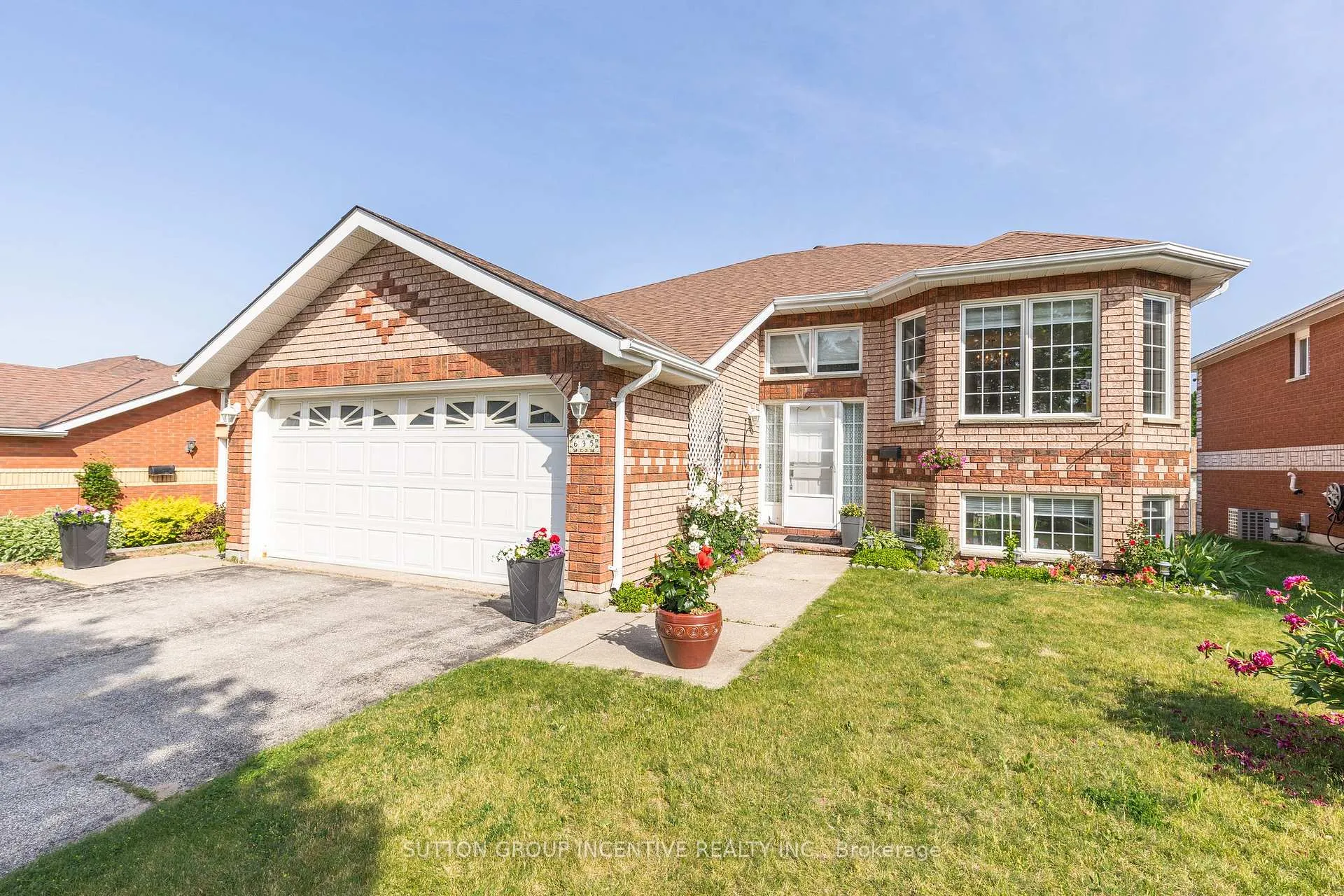 Photo 3 of 635 Wayne Crescent, Midland — HOMEH