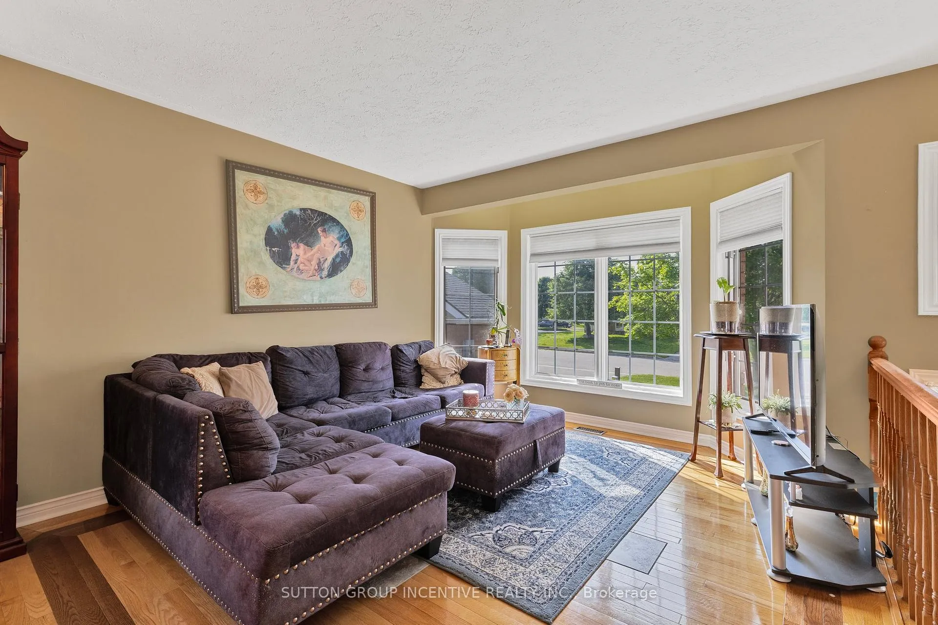 Photo 8 of 635 Wayne Crescent, Midland — HOMEH