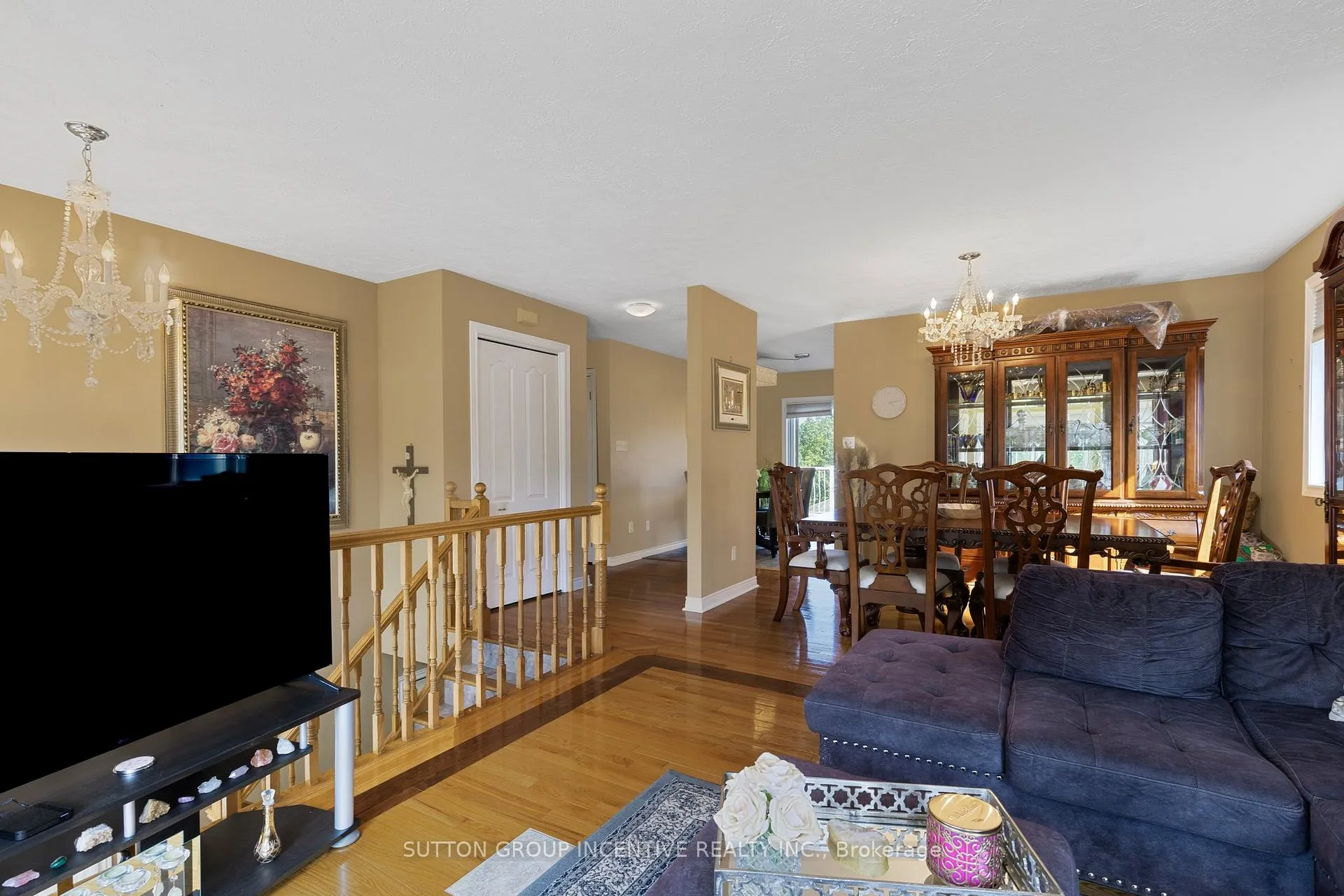 Photo 9 of 635 Wayne Crescent, Midland — HOMEH