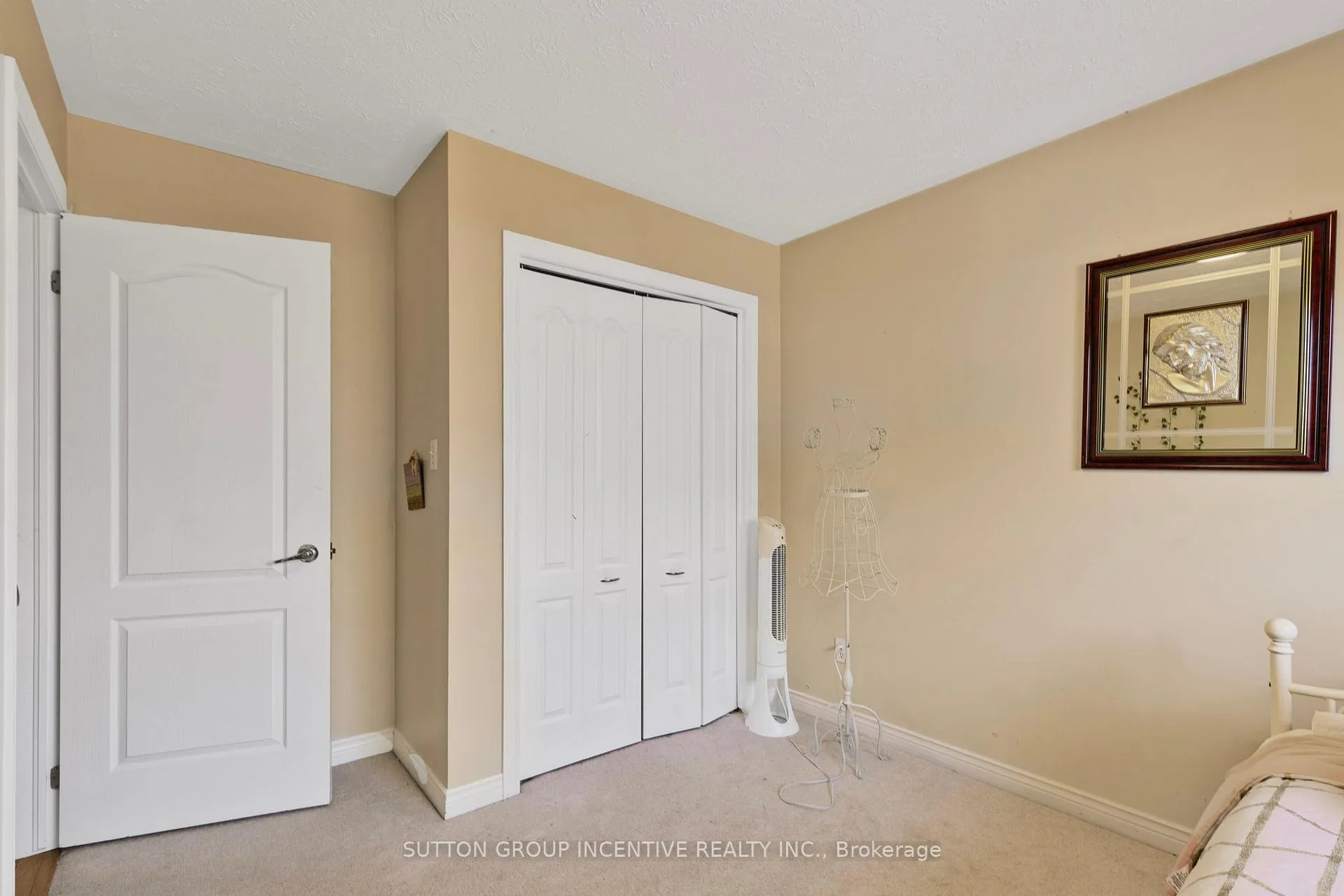 Photo 17 of 635 Wayne Crescent, Midland — HOMEH