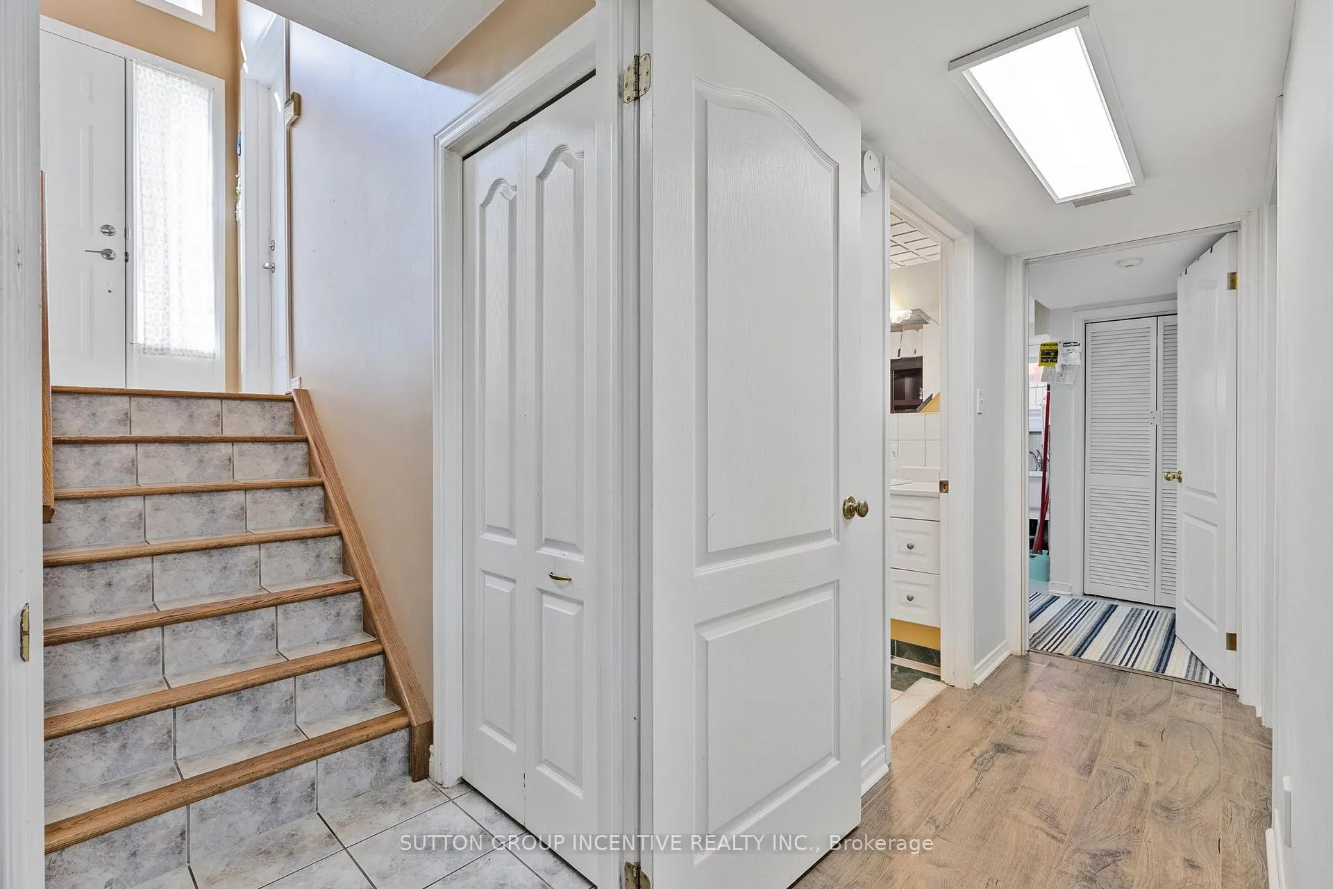 Photo 19 of 635 Wayne Crescent, Midland — HOMEH