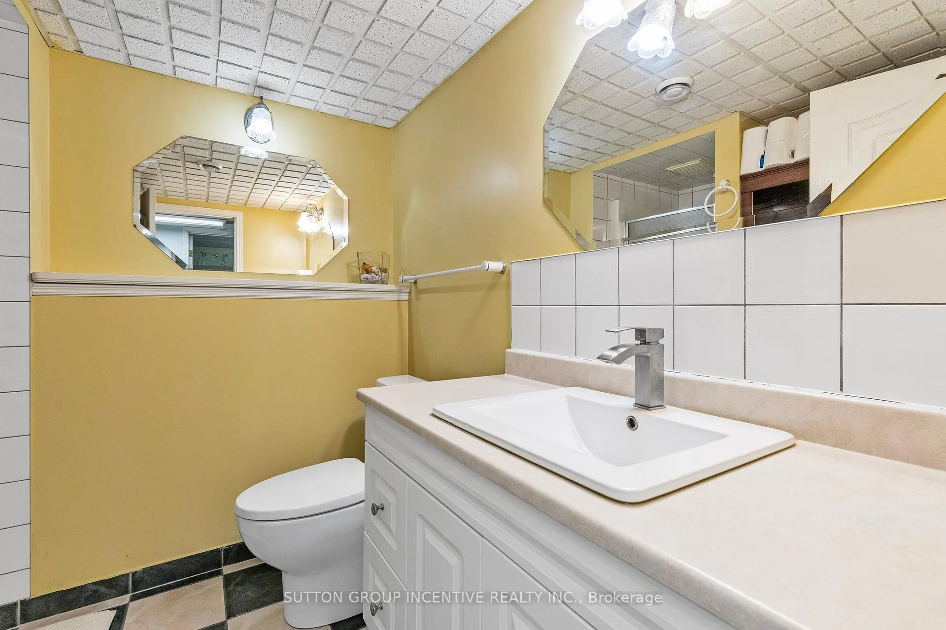 Photo 30 of 635 Wayne Crescent, Midland — HOMEH