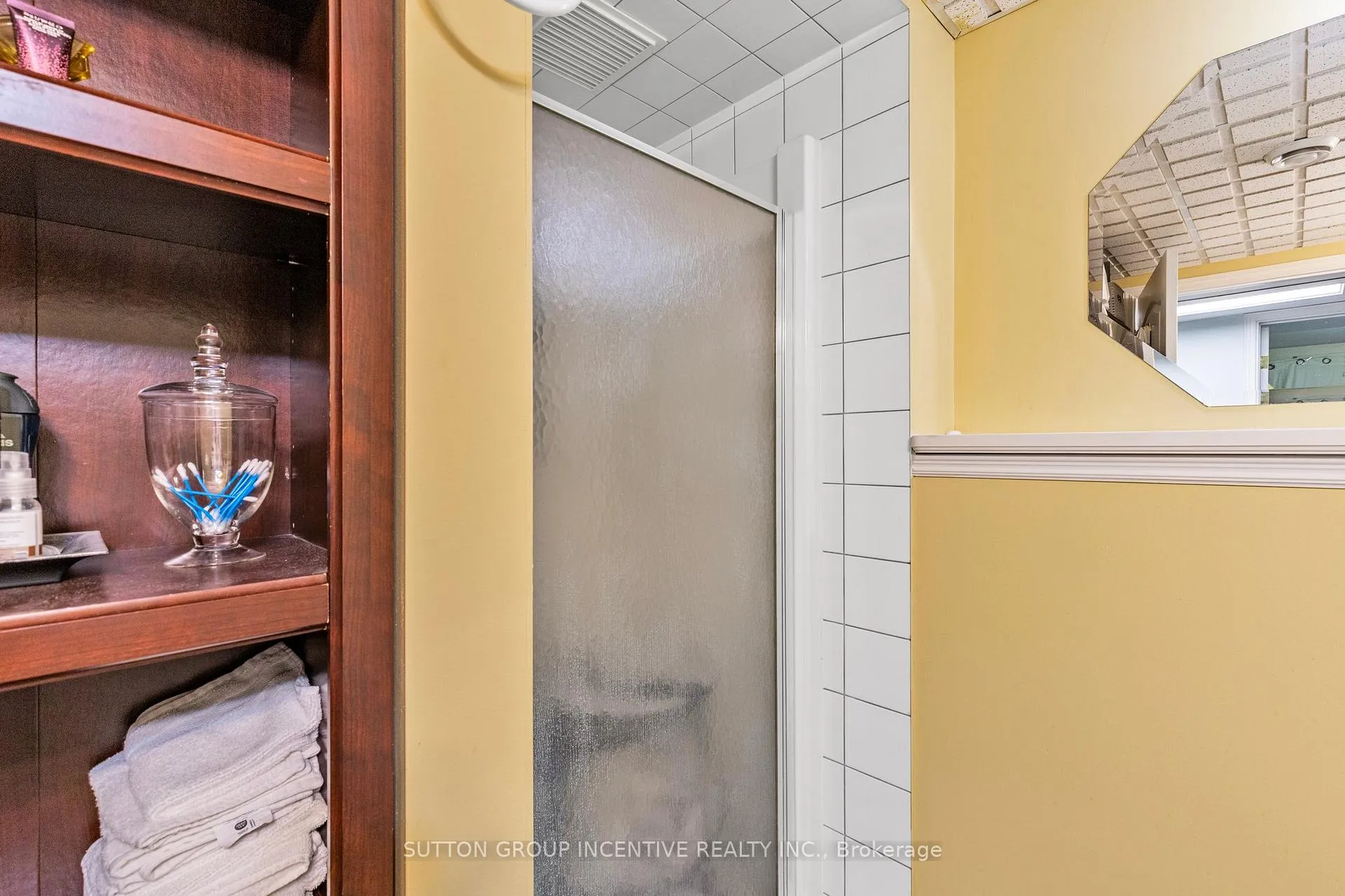 Photo 31 of 635 Wayne Crescent, Midland — HOMEH