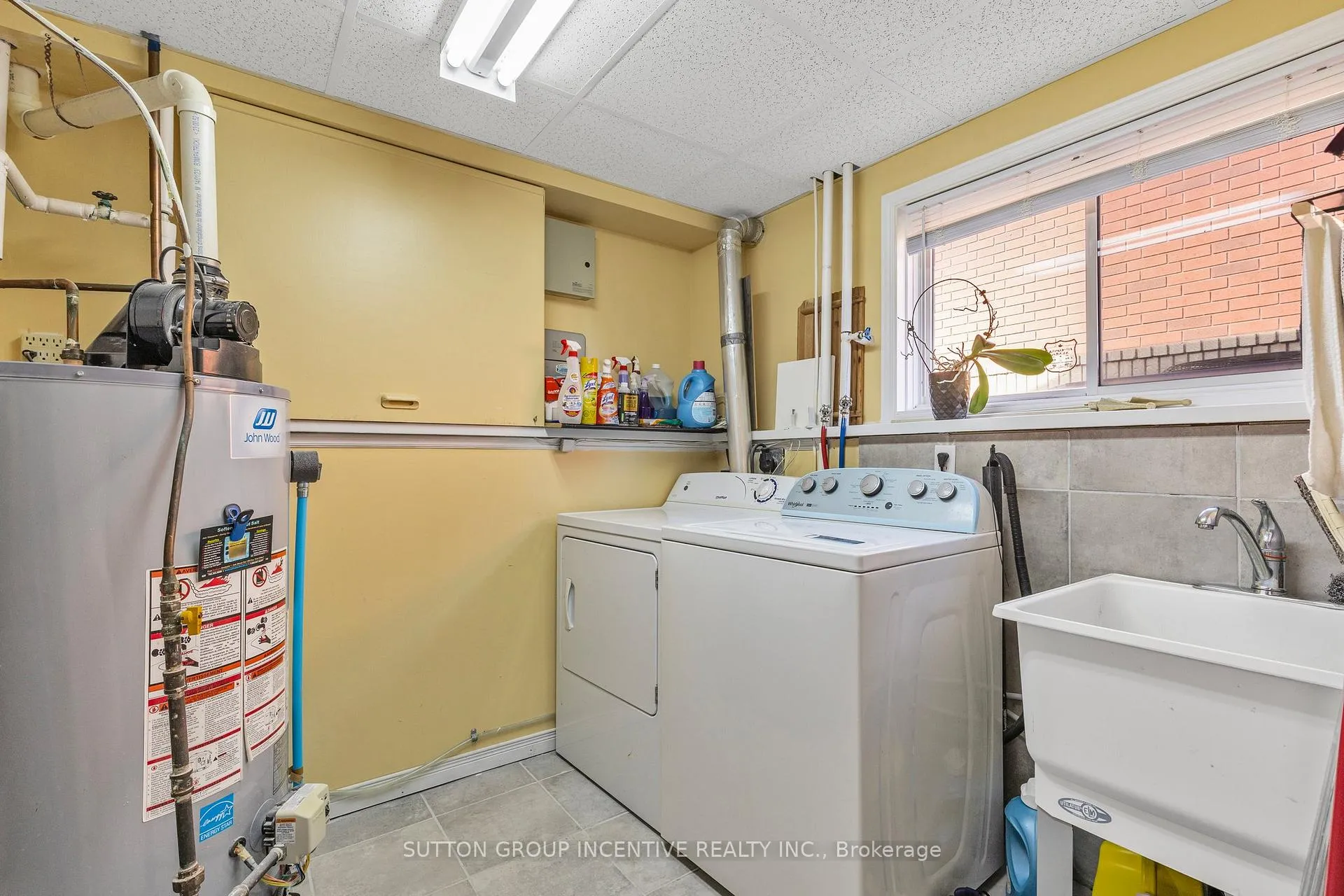 Photo 32 of 635 Wayne Crescent, Midland — HOMEH
