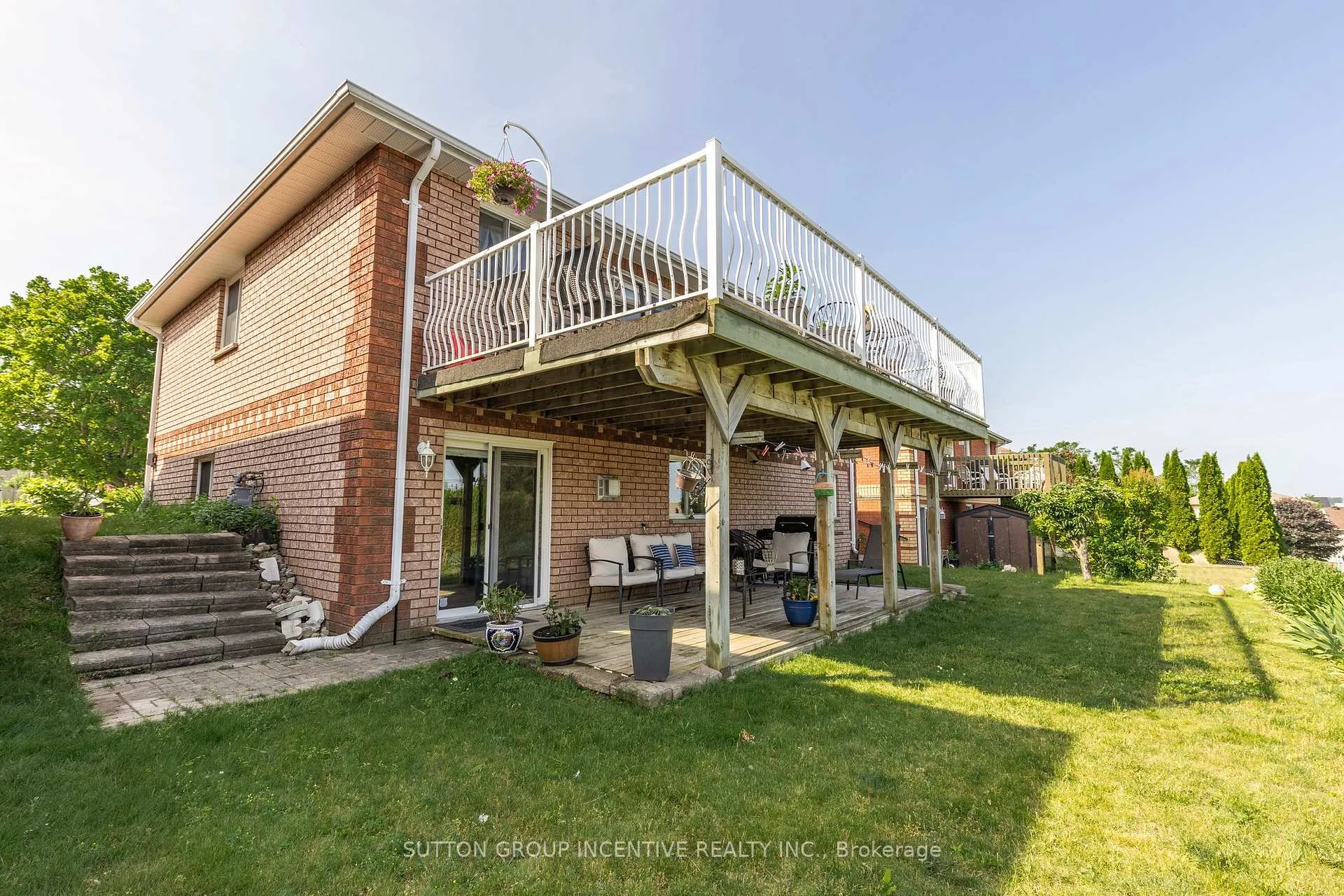 Photo 36 of 635 Wayne Crescent, Midland — HOMEH