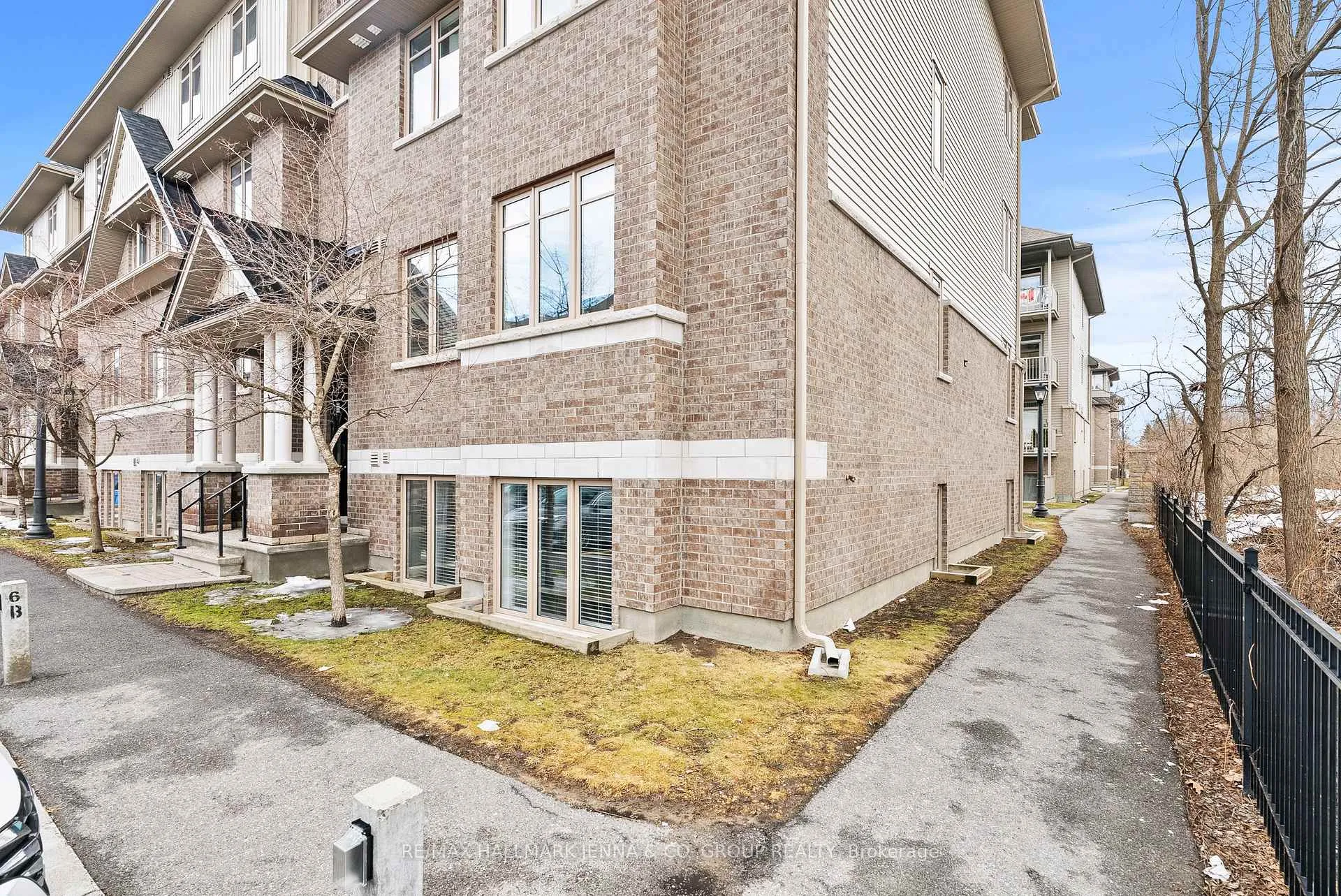 Photo 24 of Unit A, 34 Tadley Private, Ottawa, Barrhaven - Longfields — HOMEH