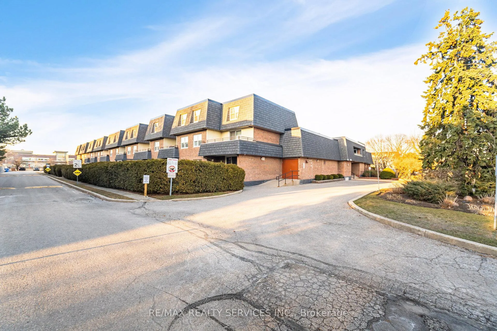 Front of Unit 105, 580 Mary Street E