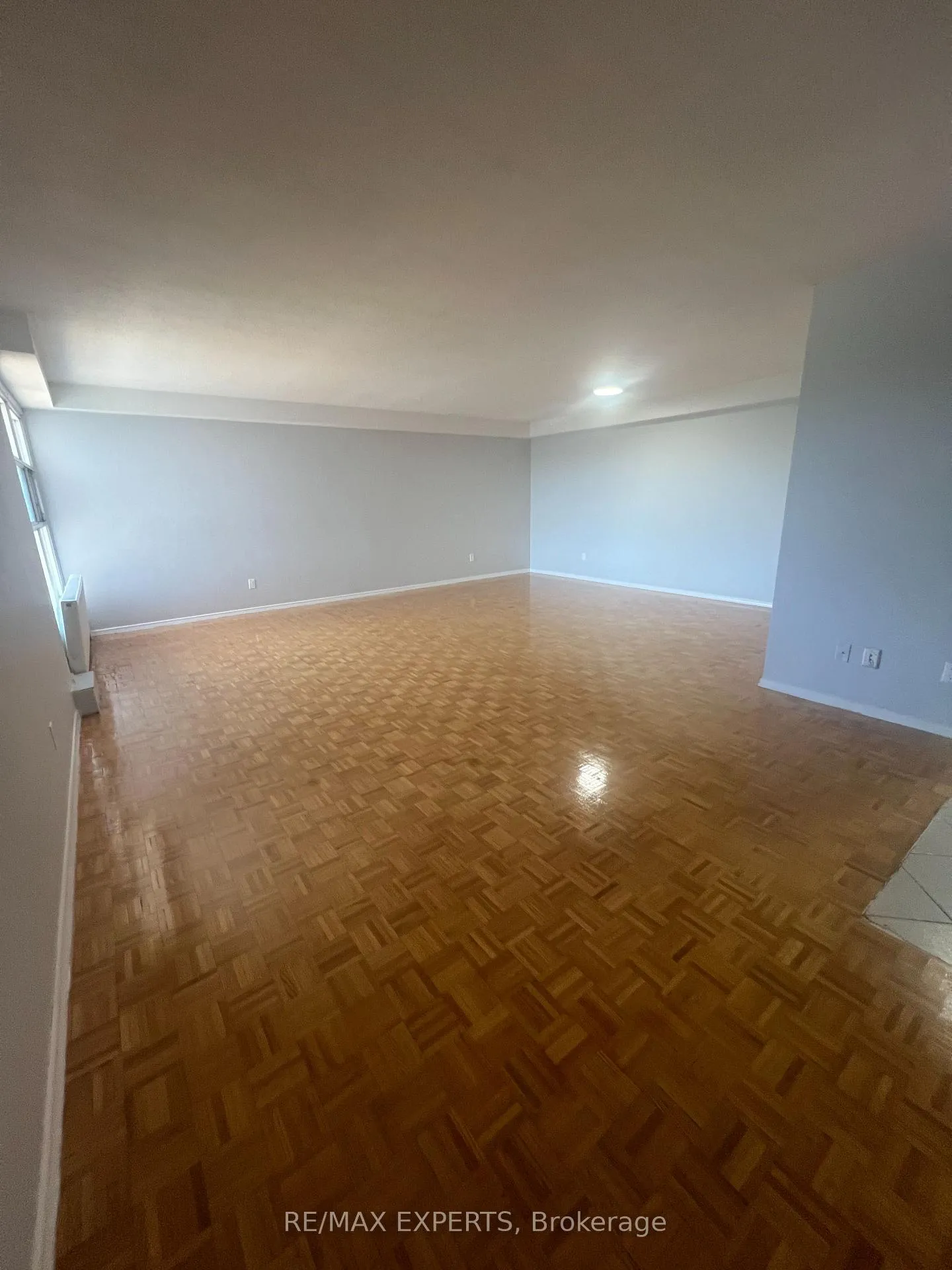 Front of Unit 307, 123 Bloor Street W