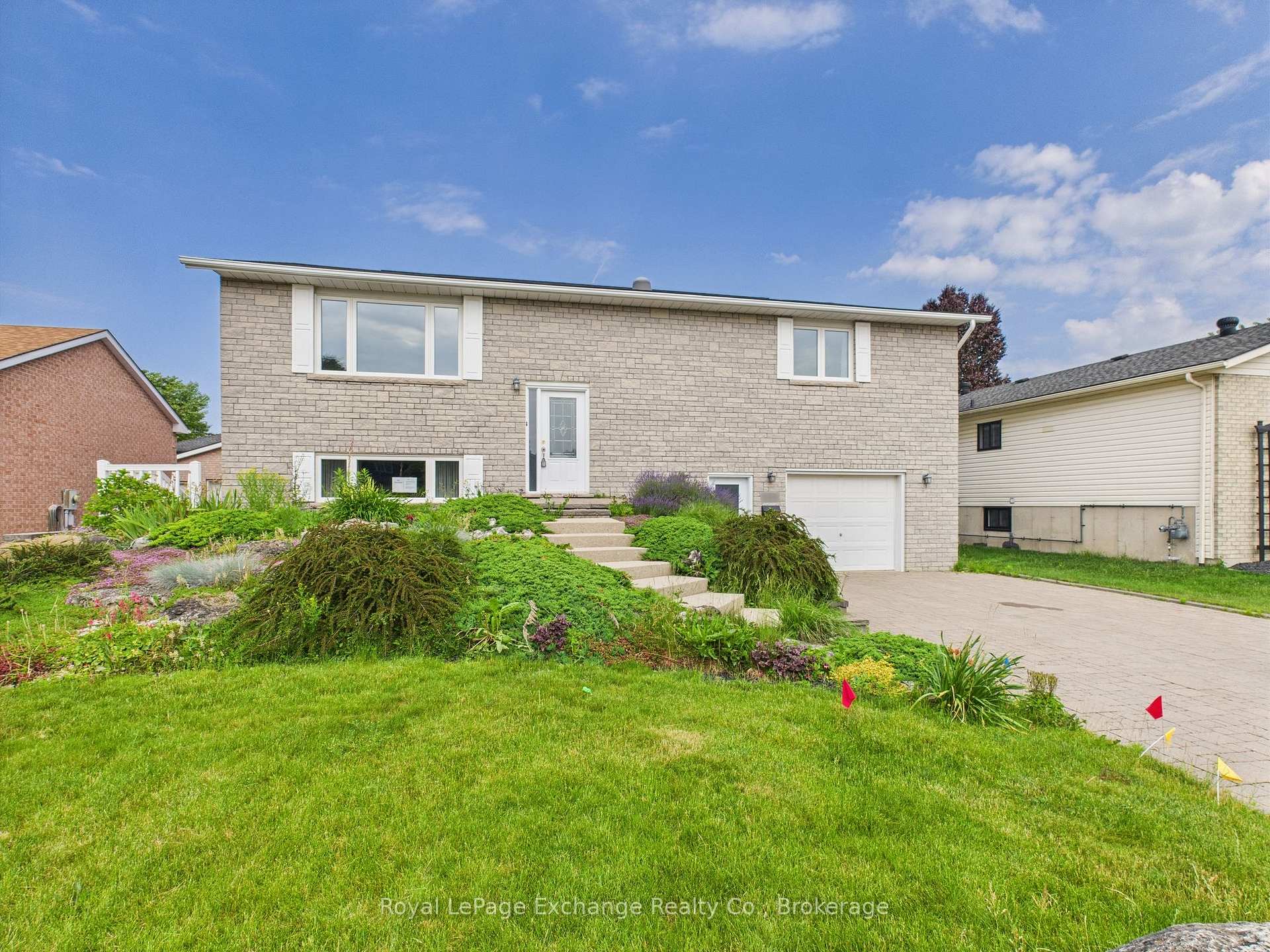 Photo 2 of 626 Macyoung Drive, Kincardine — HOMEH