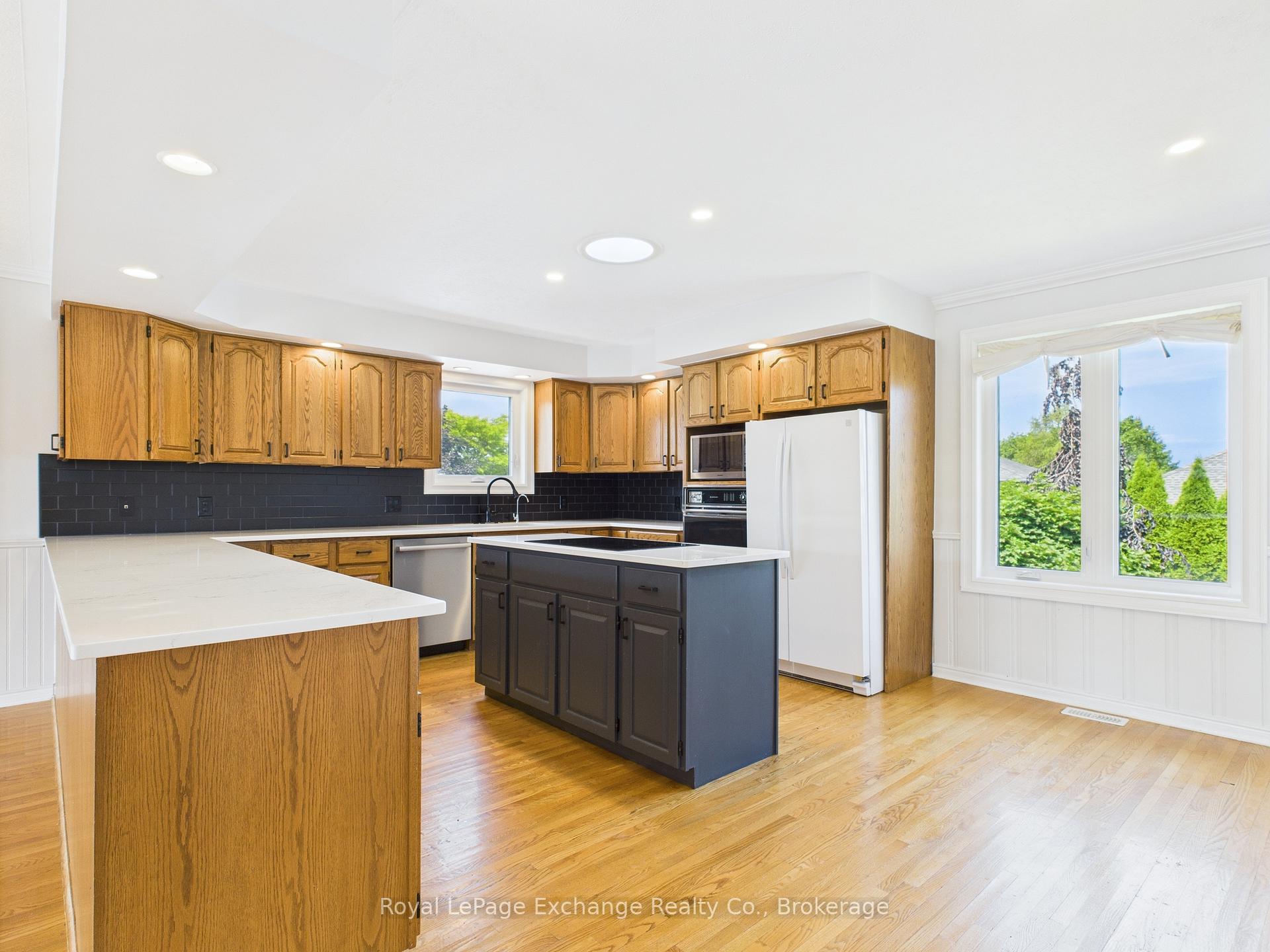 Photo 7 of 626 Macyoung Drive, Kincardine — HOMEH