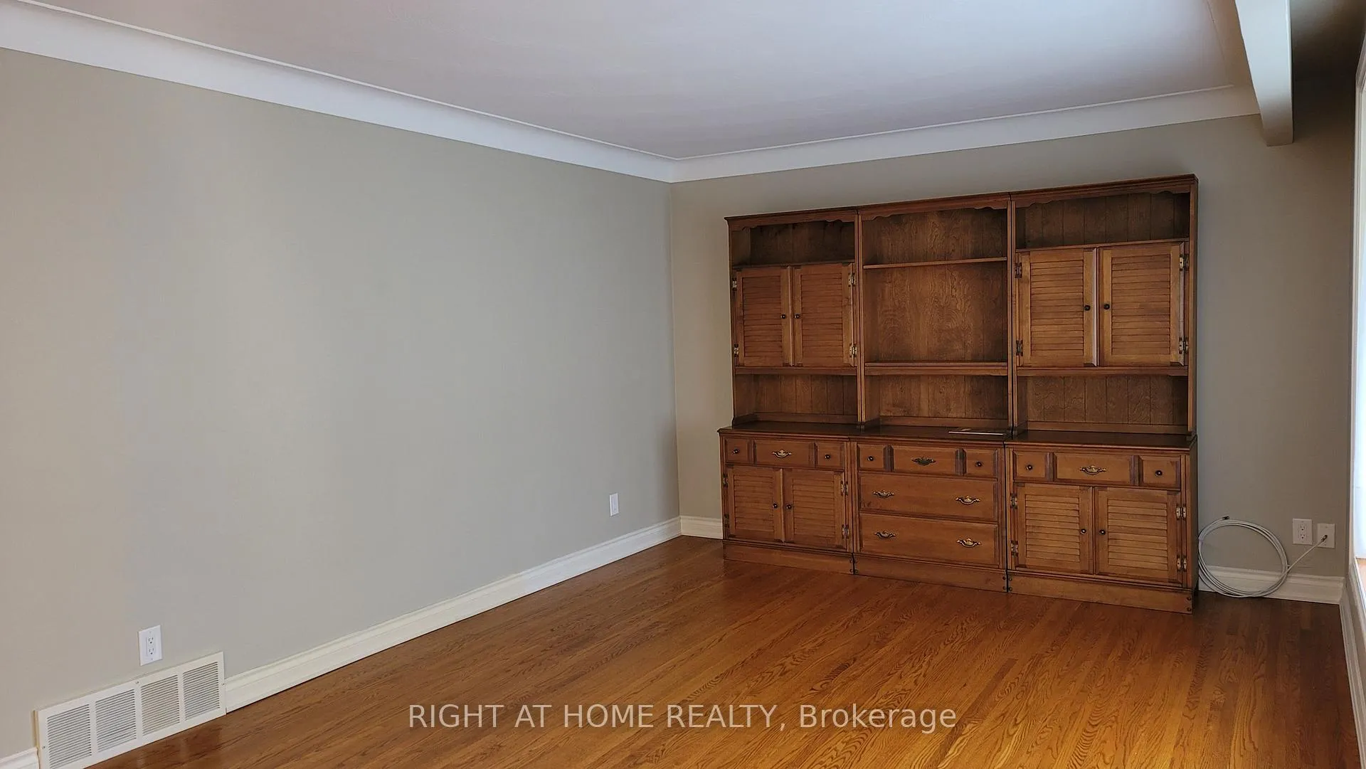 Photo 9 of 14 Forest Road, Grimsby, Grimsby Beach — HOMEH