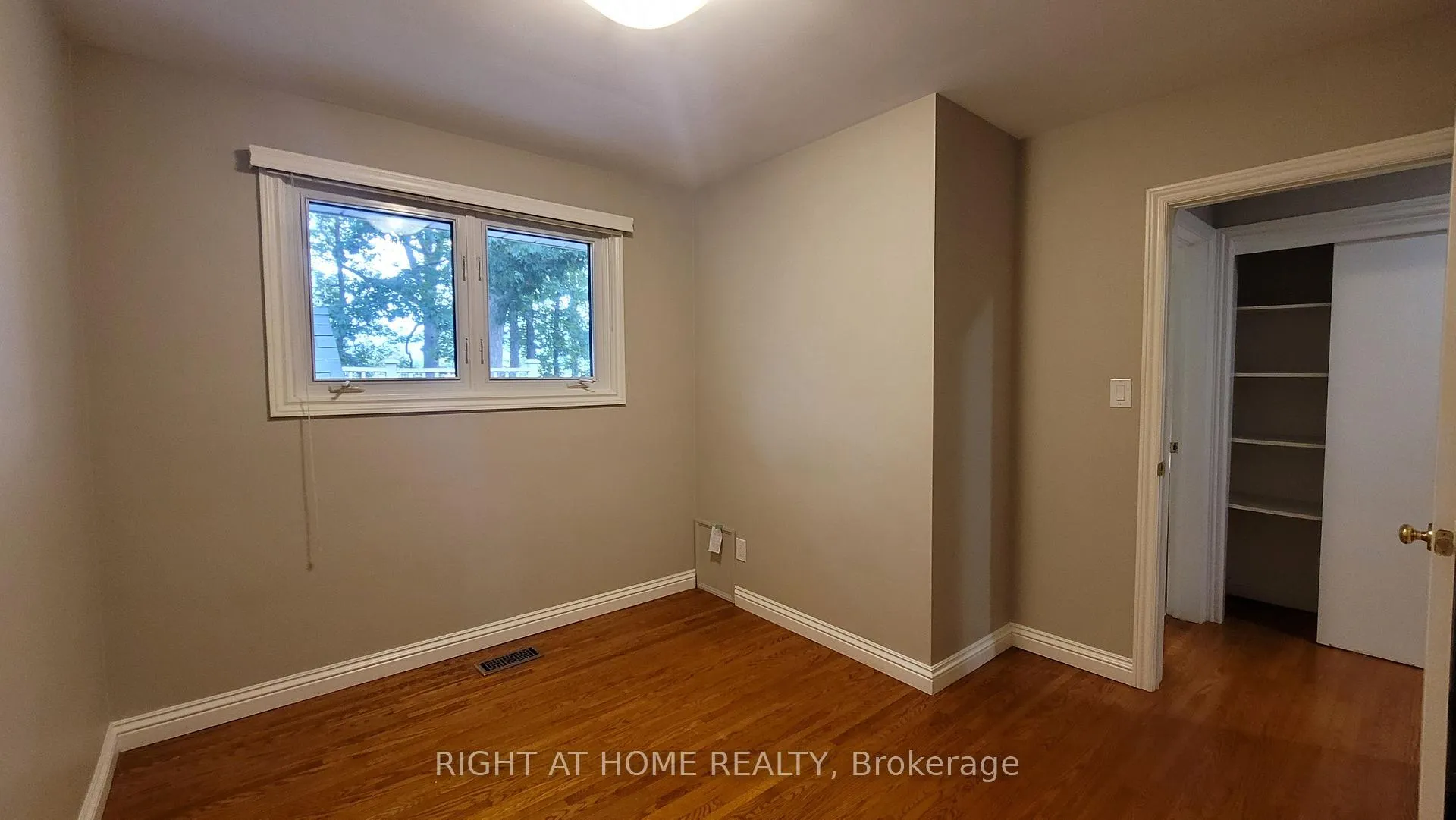 Photo 13 of 14 Forest Road, Grimsby, Grimsby Beach — HOMEH